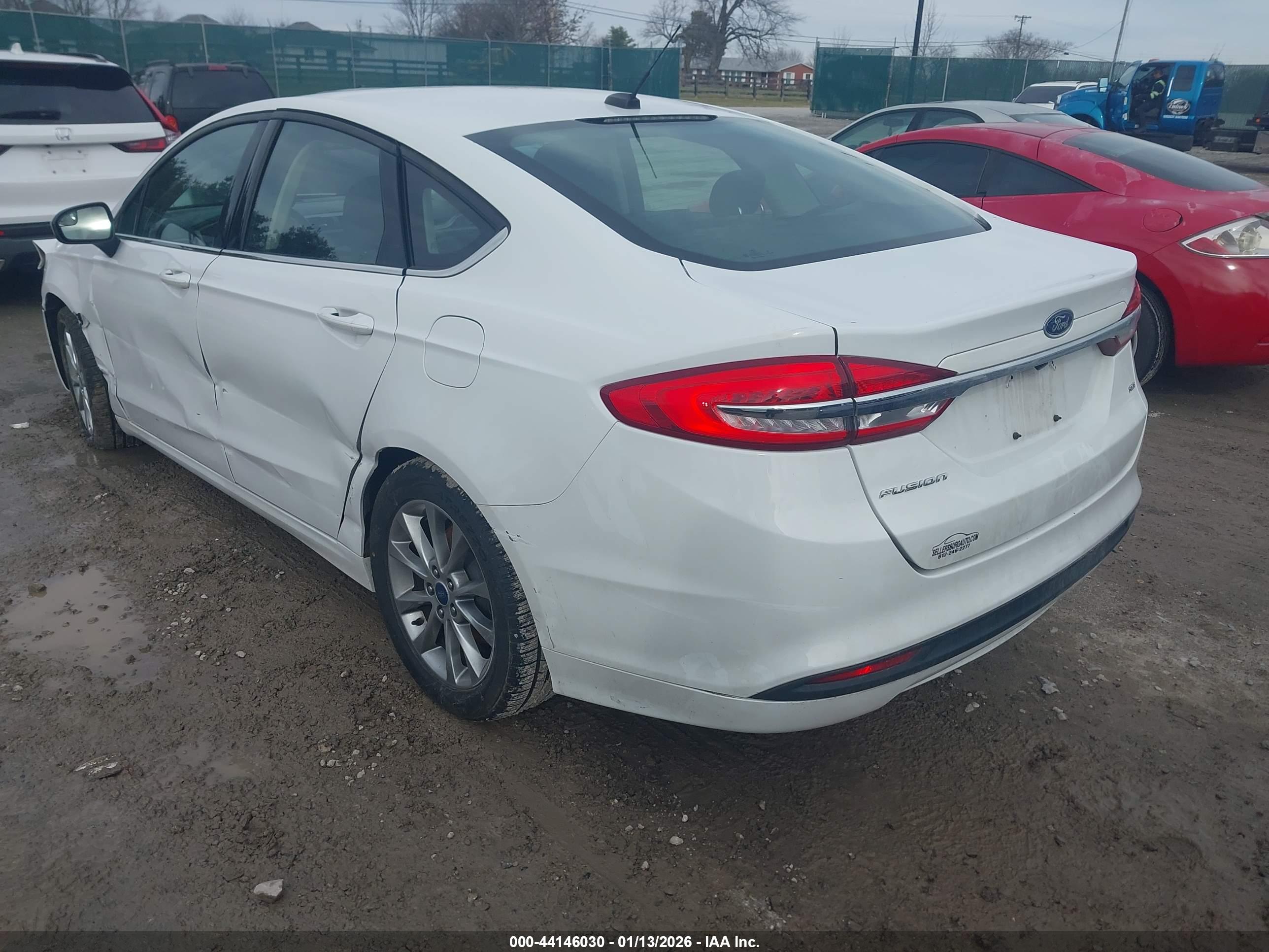 FORD FUSION image 3