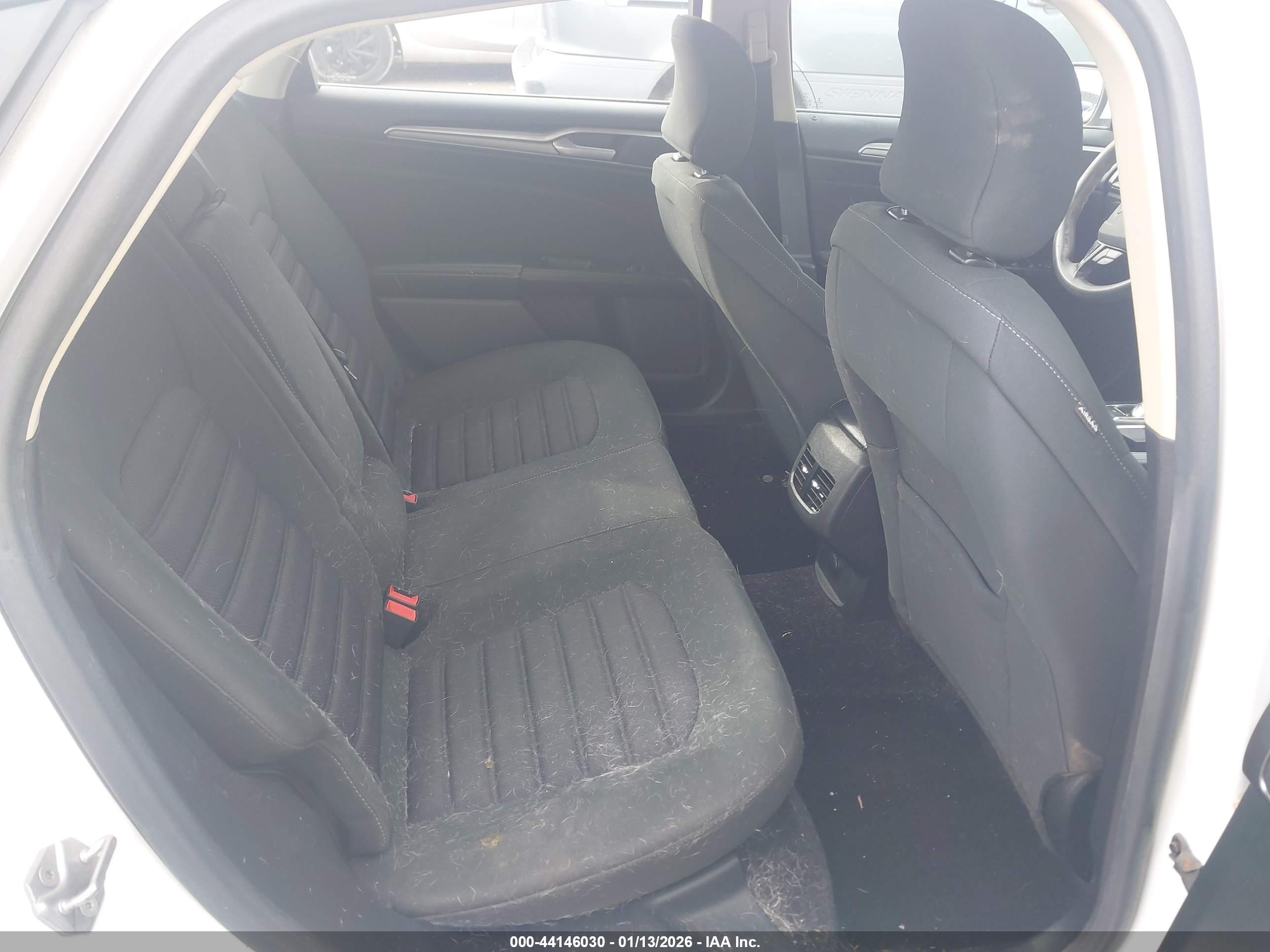 FORD FUSION image 8