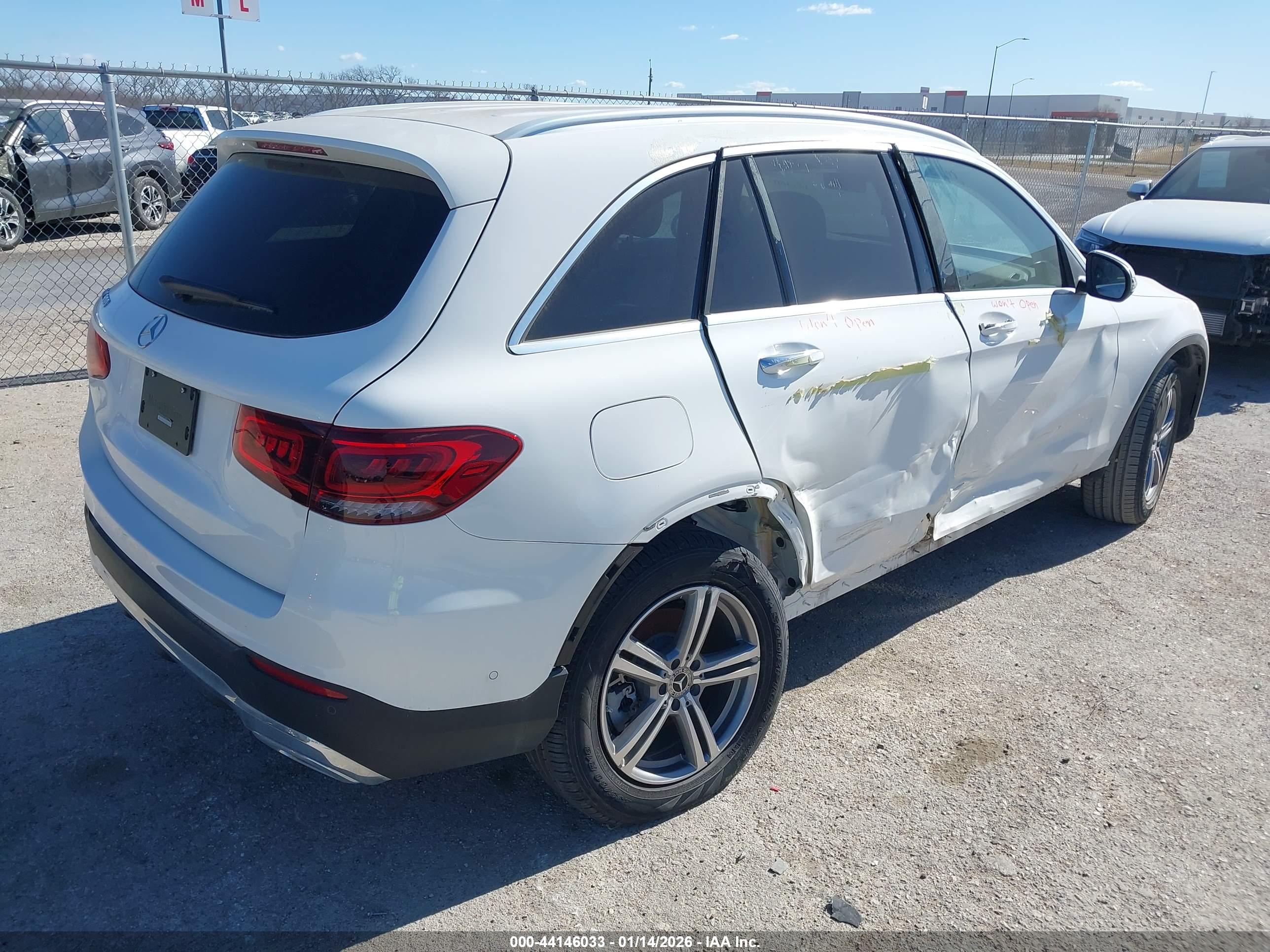 MERCEDES-BENZ GLC image 4