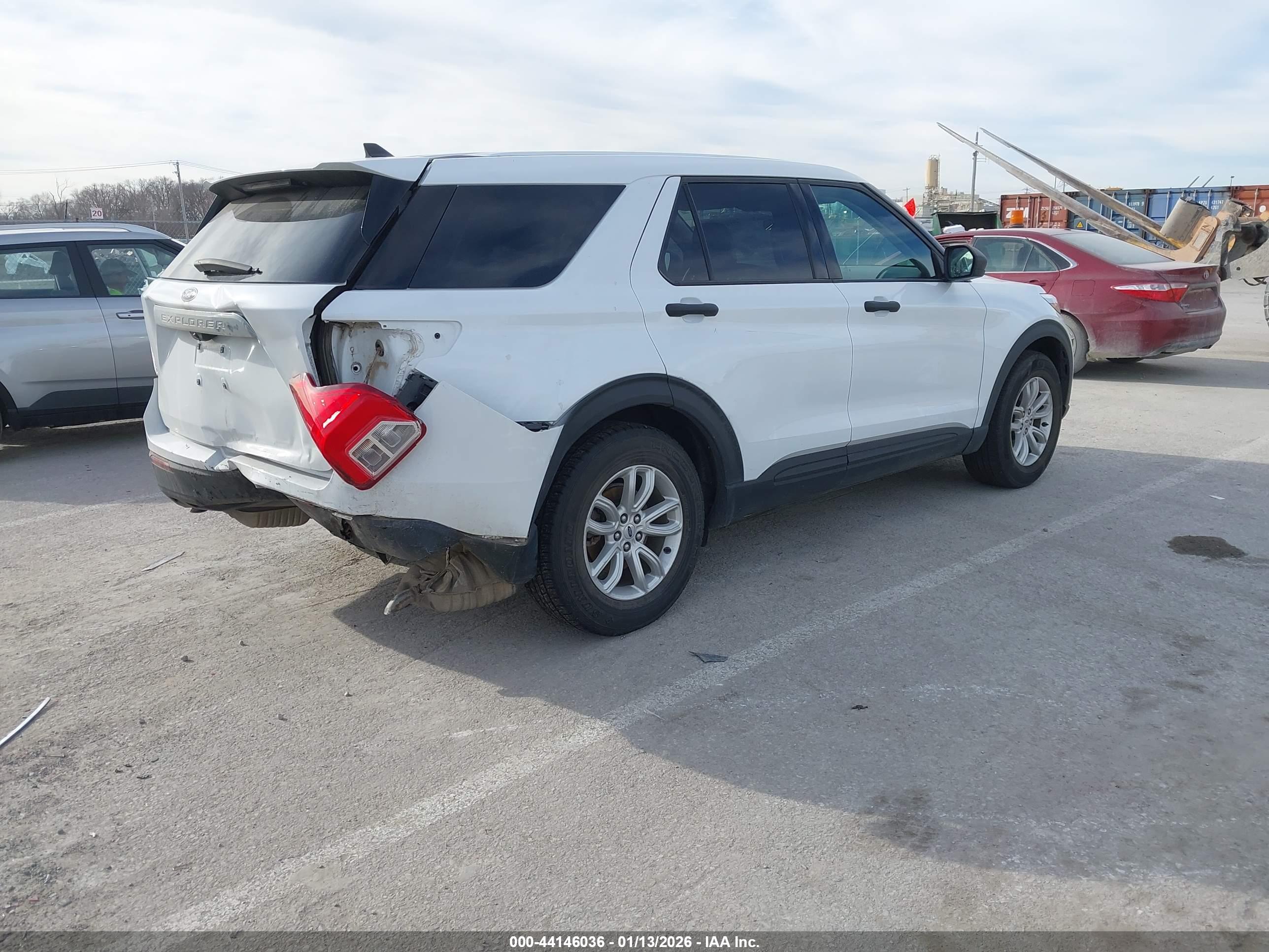 FORD EXPLORER image 4