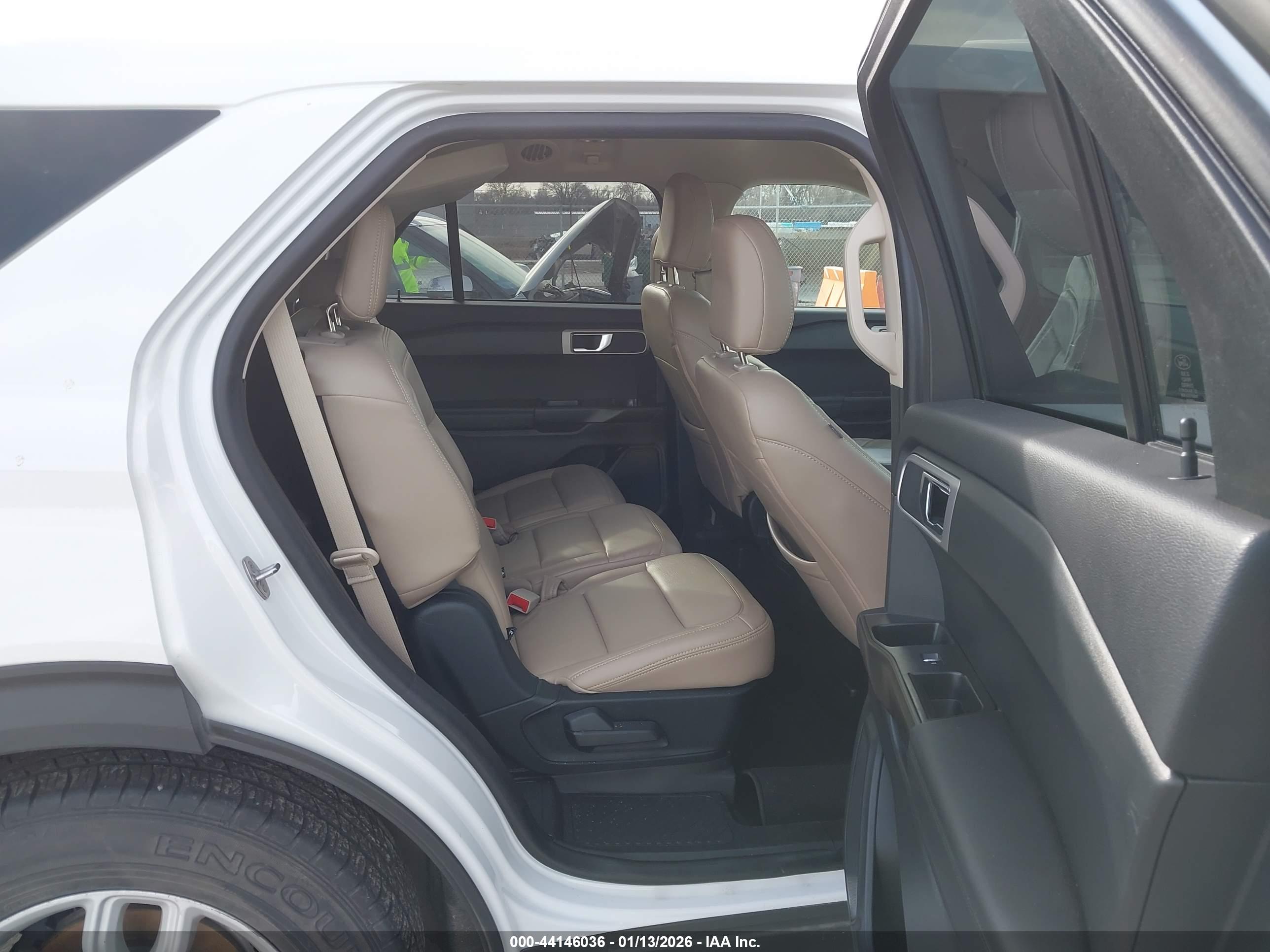 FORD EXPLORER image 8