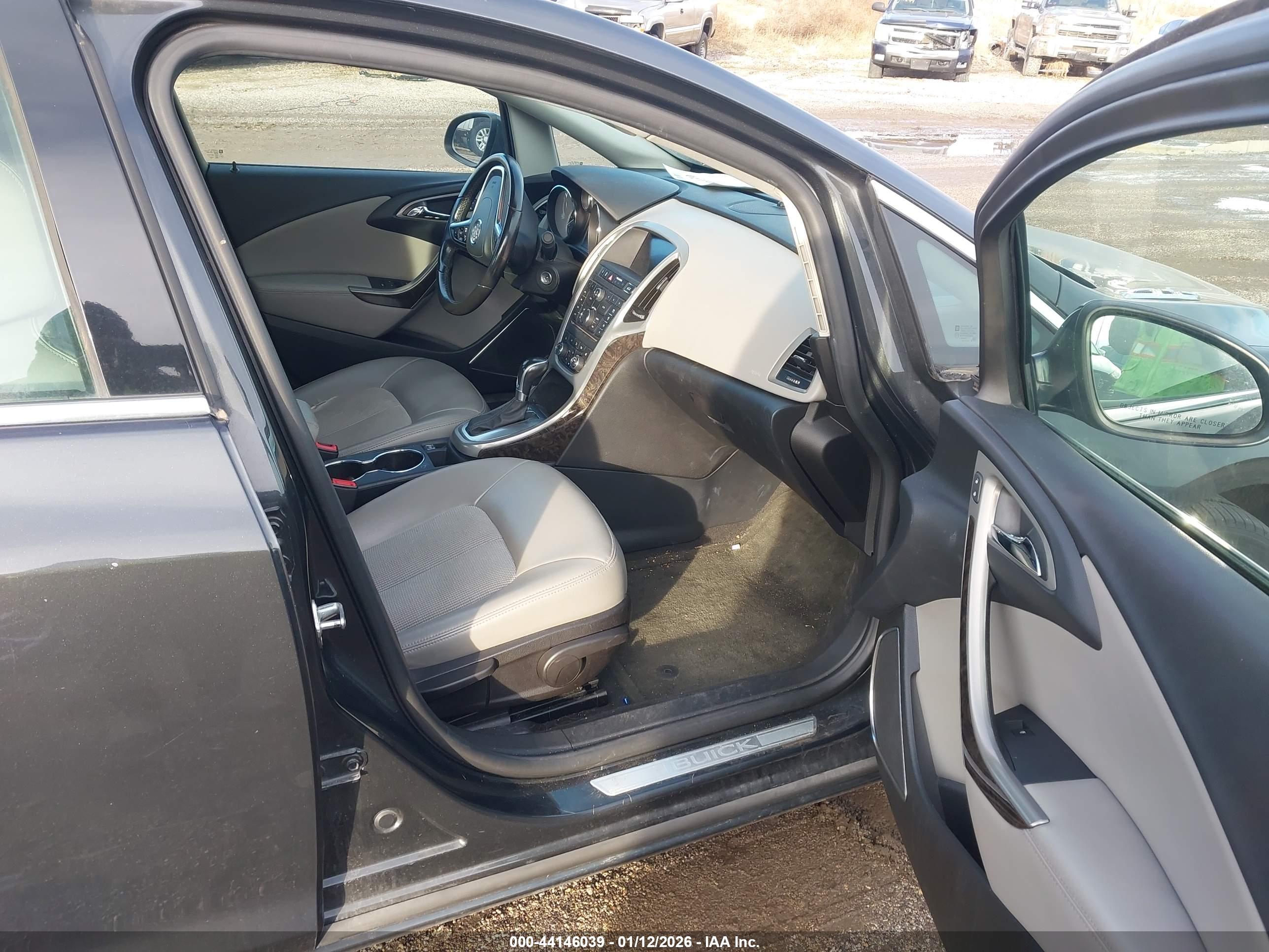 BUICK VERANO image 5