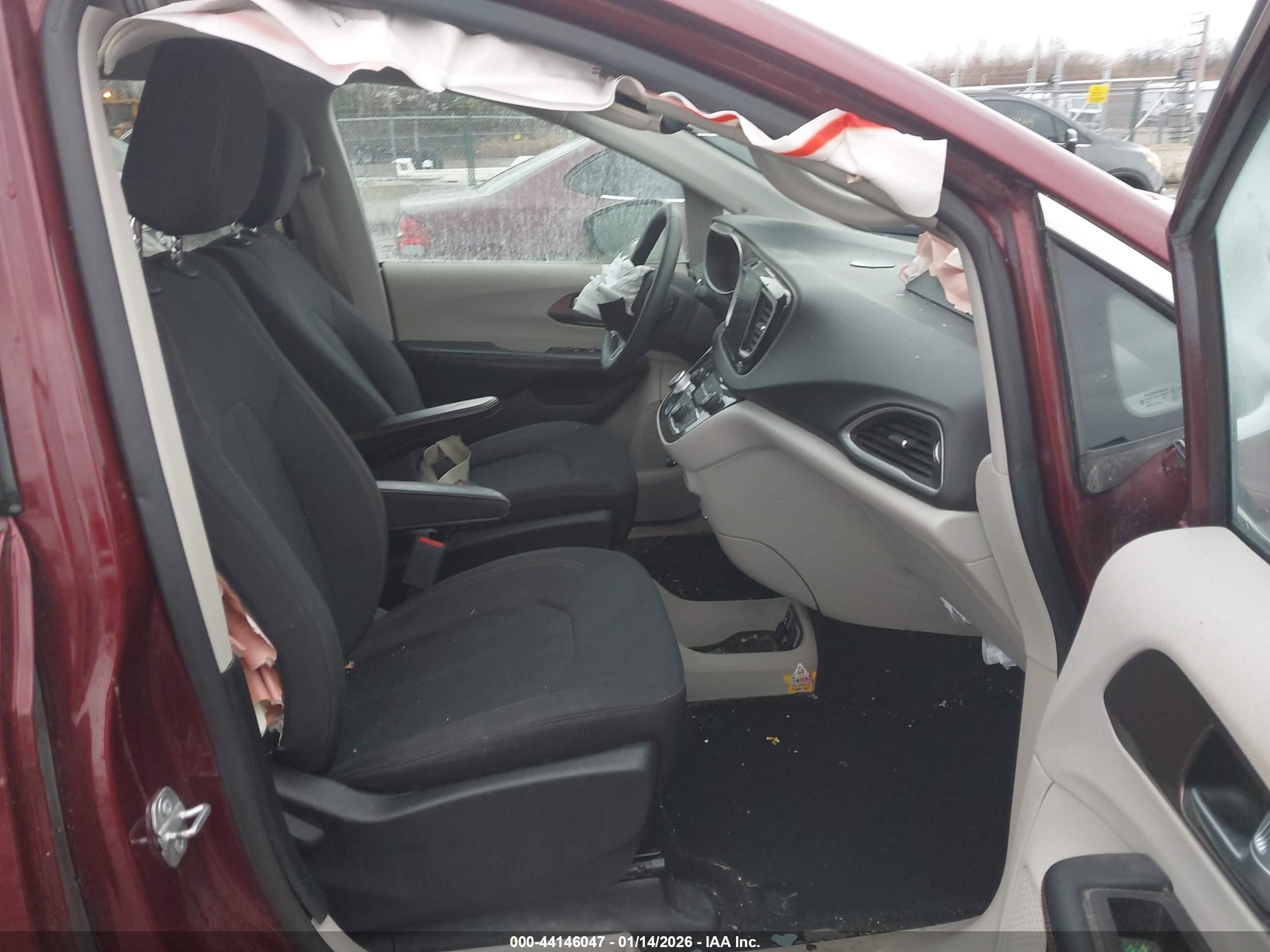 CHRYSLER PACIFICA image 5