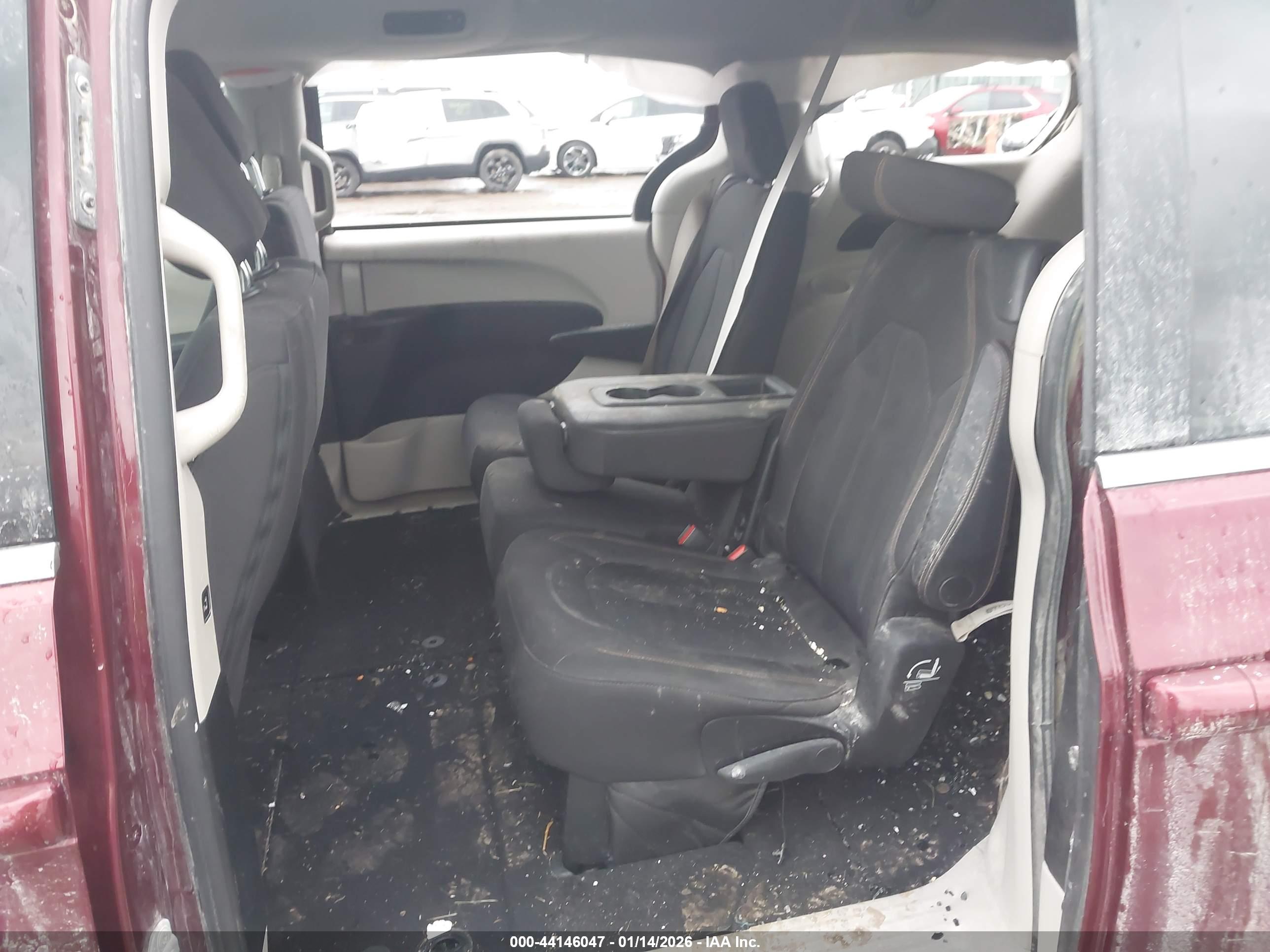 CHRYSLER PACIFICA image 8