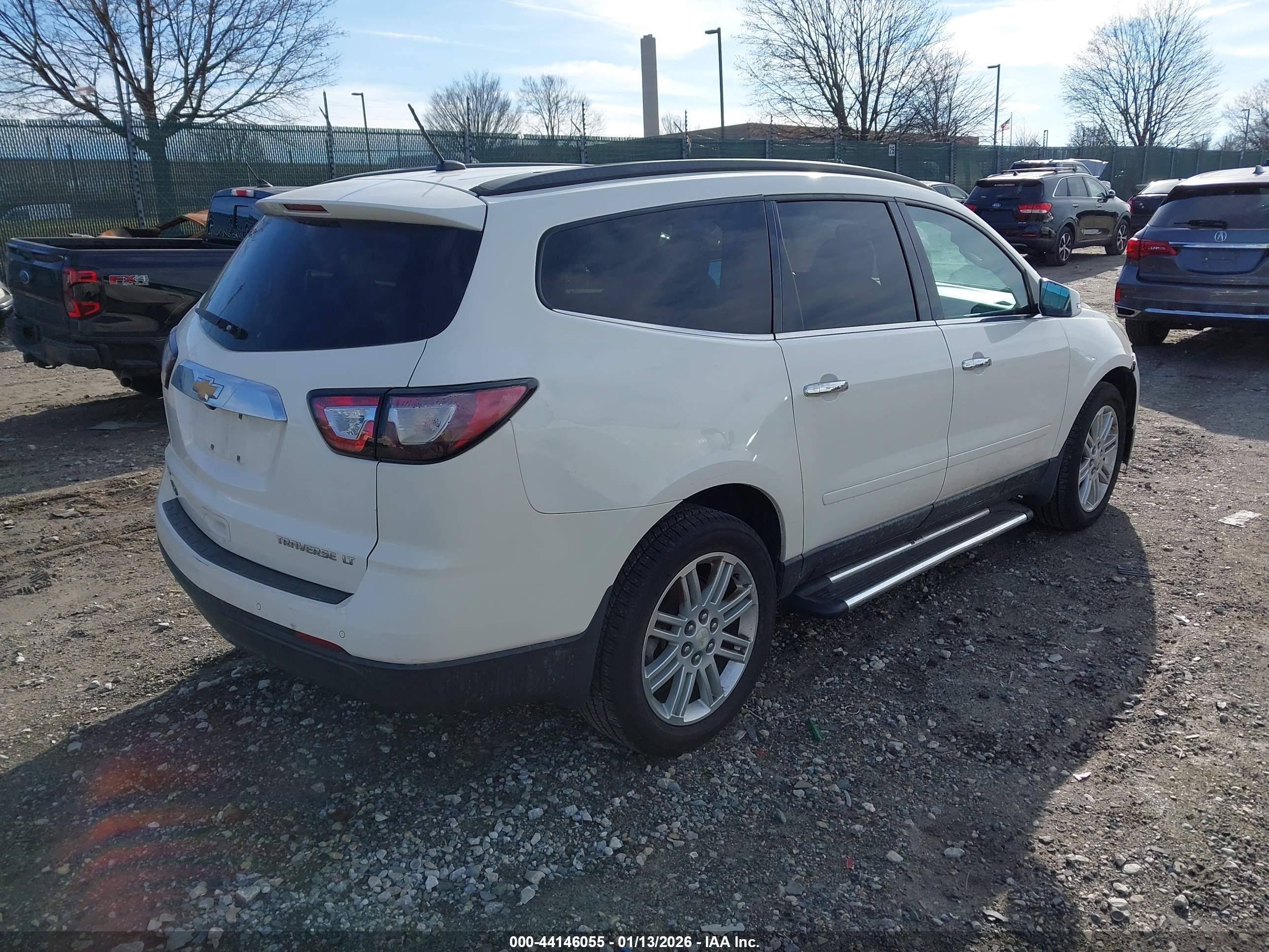 CHEVROLET TRAVERSE image 4