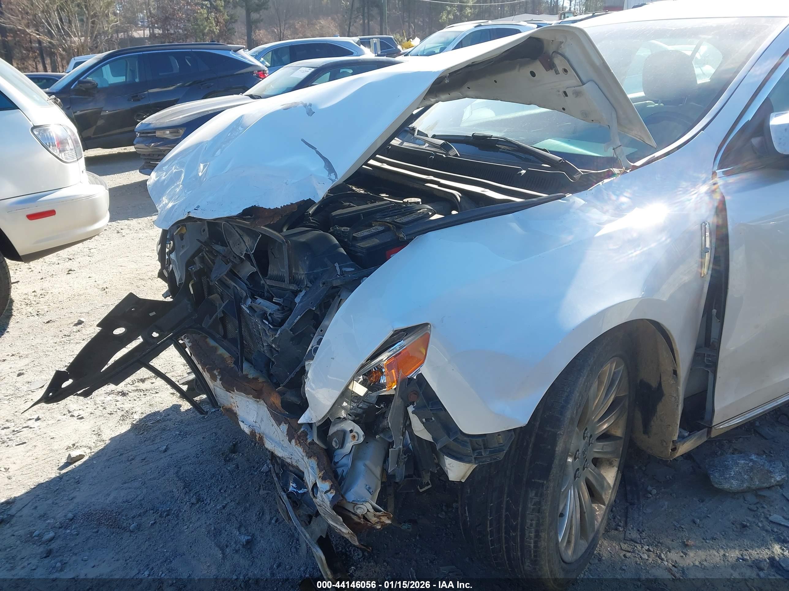 LINCOLN MKS image 6