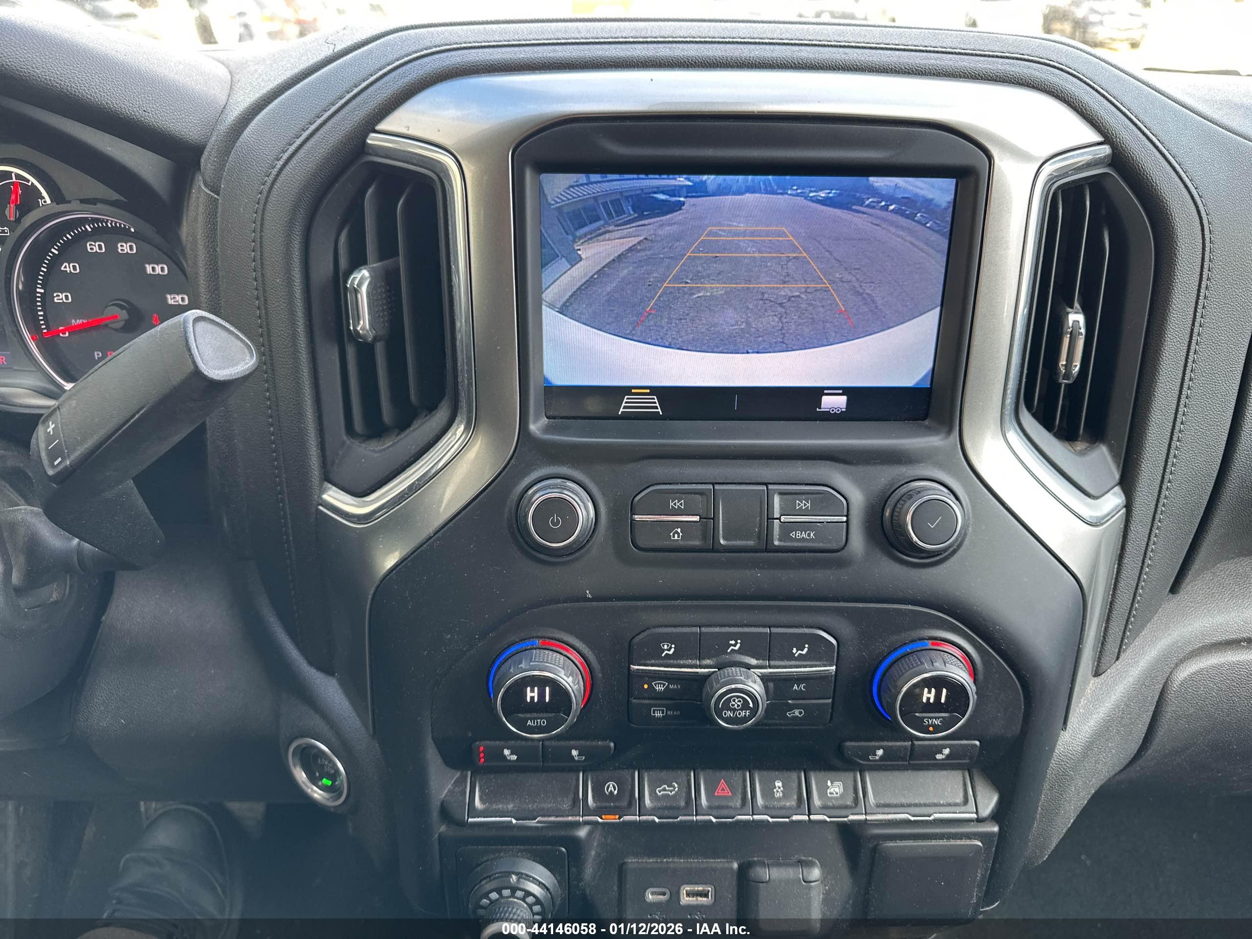 CHEVROLET SILVERADO image 6