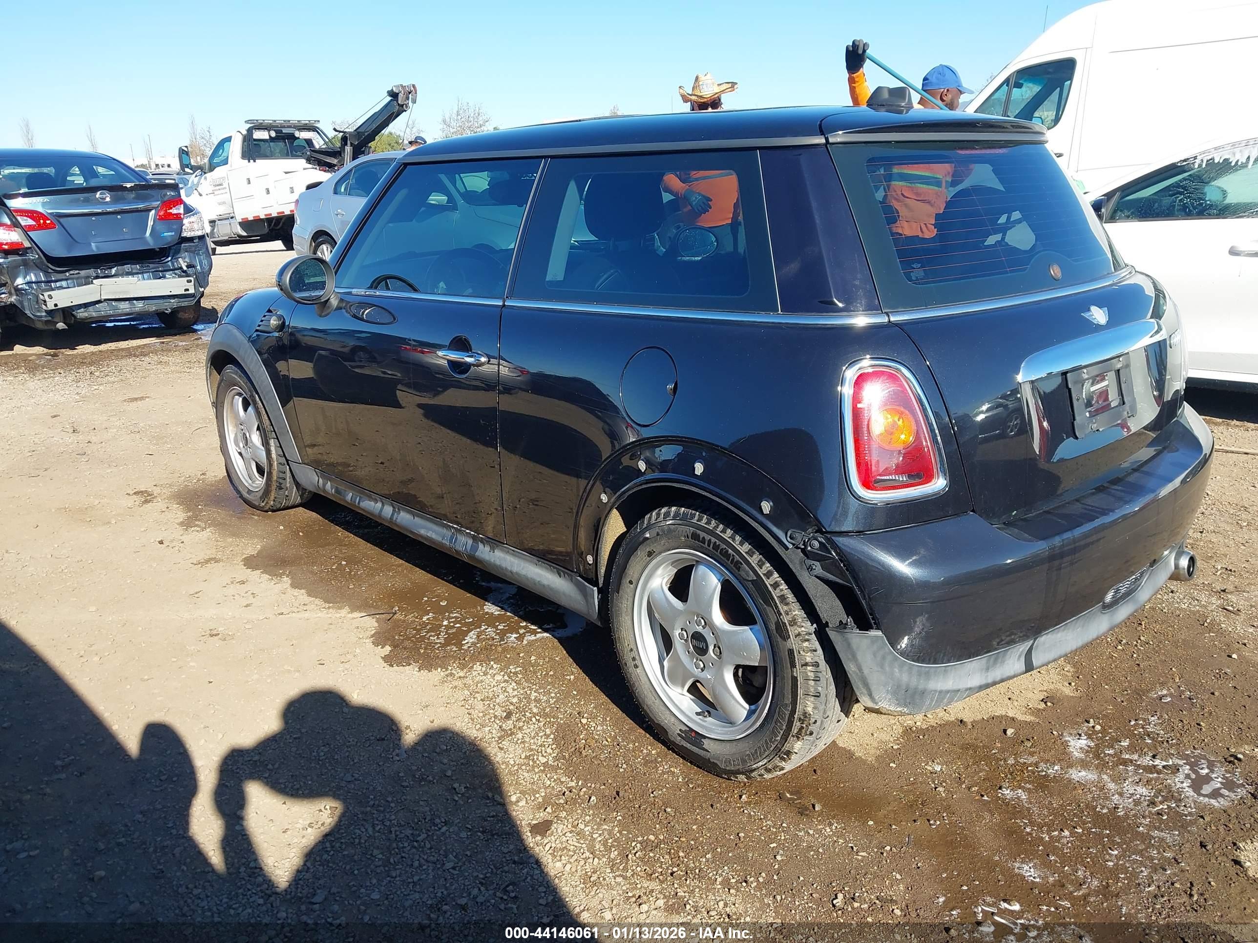 MINI COOPER image 3