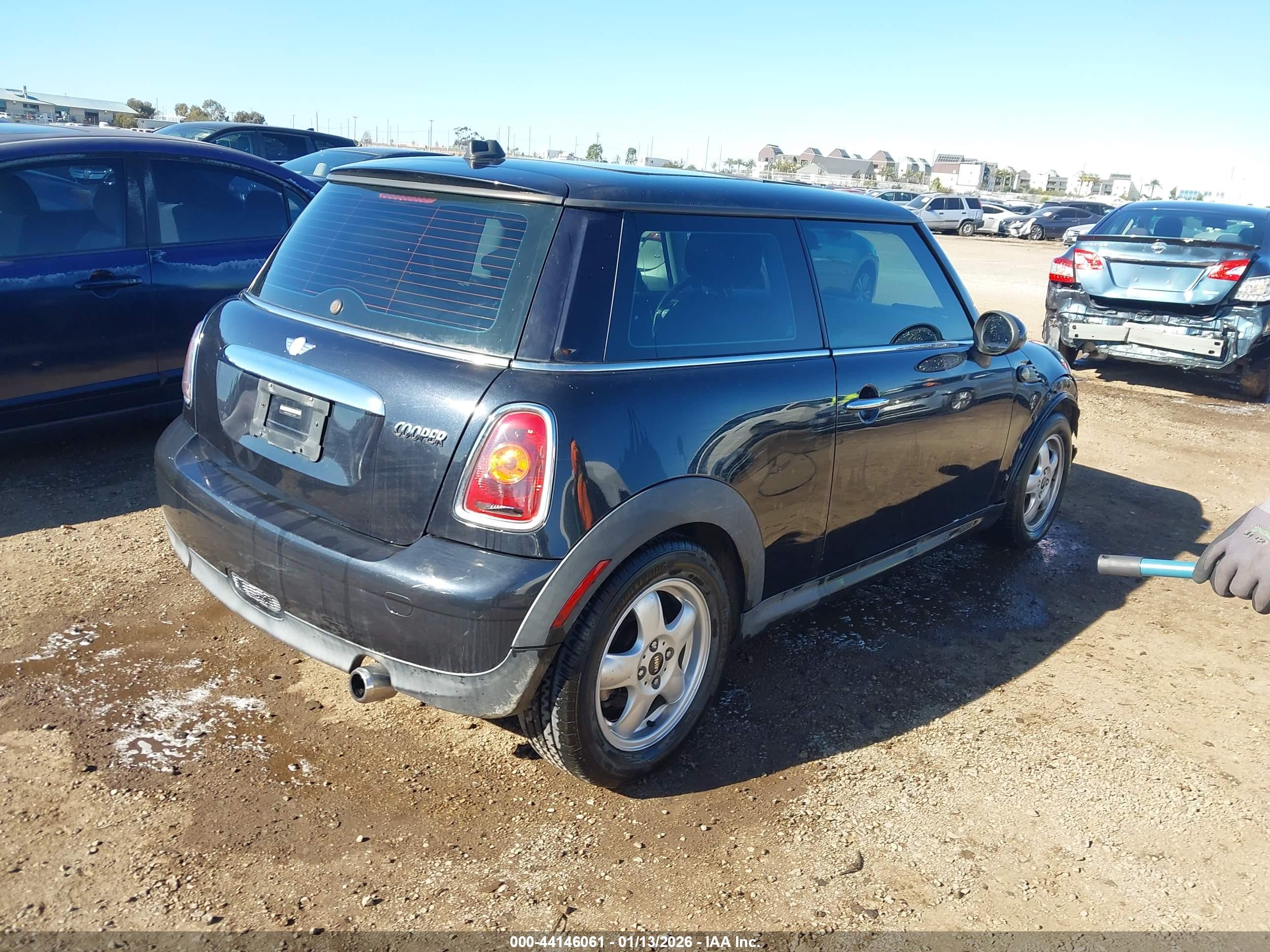 MINI COOPER image 4