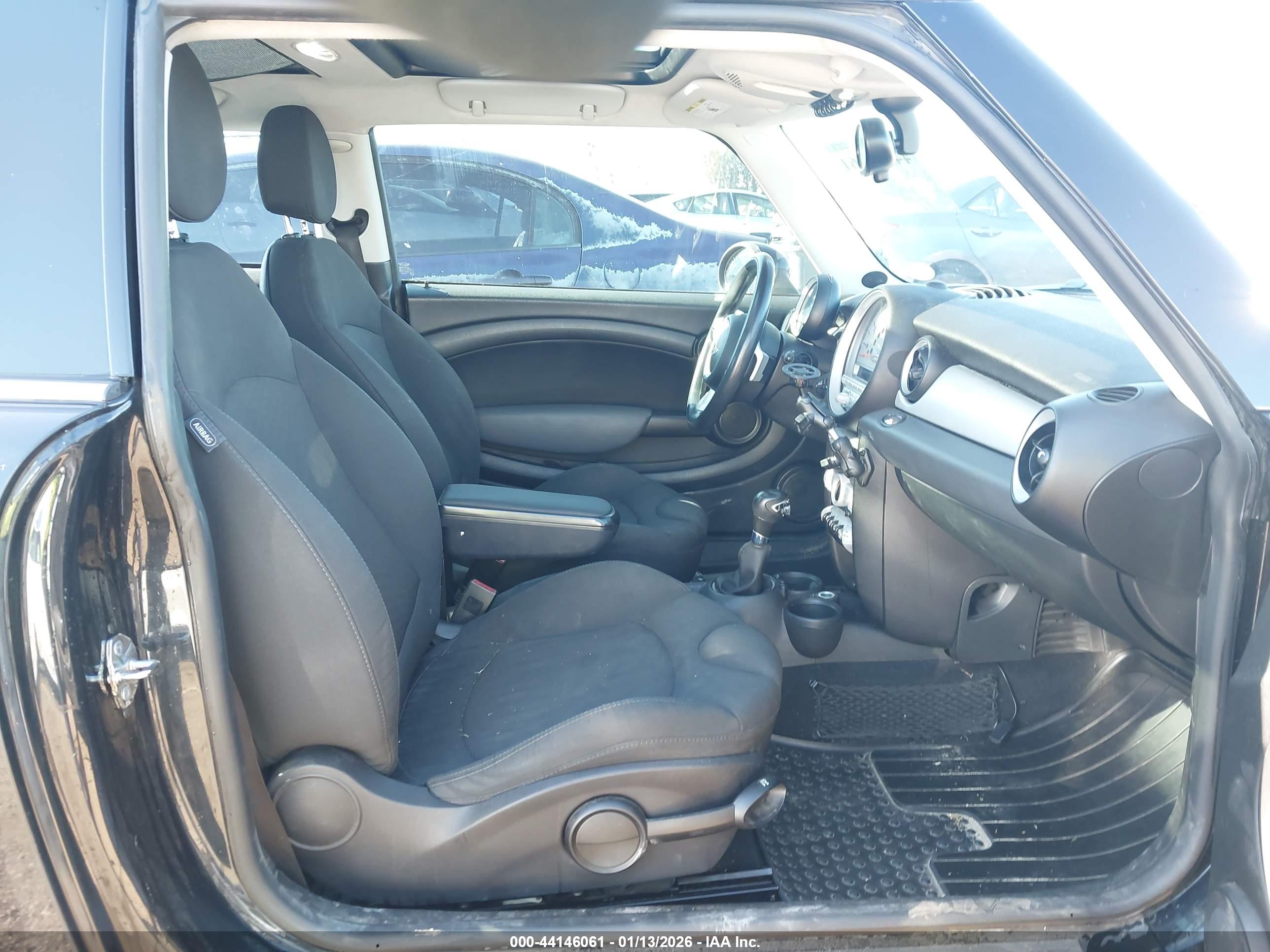 MINI COOPER image 5