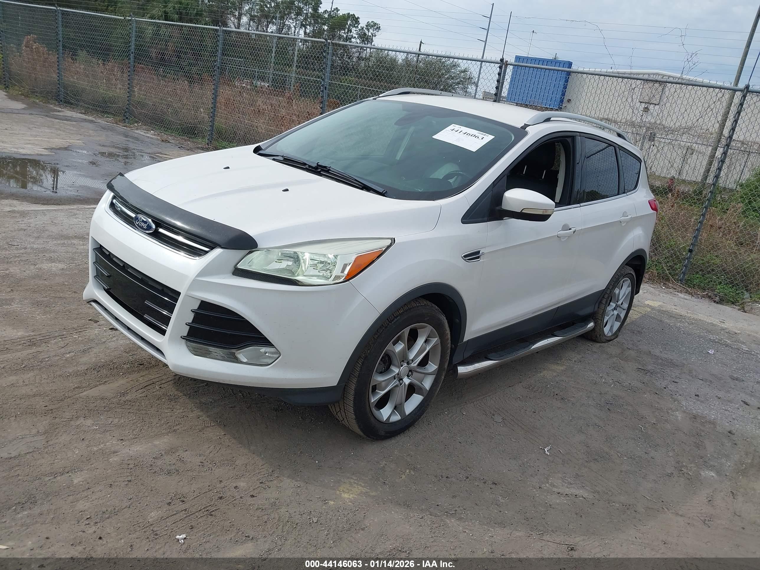 FORD ESCAPE image 2