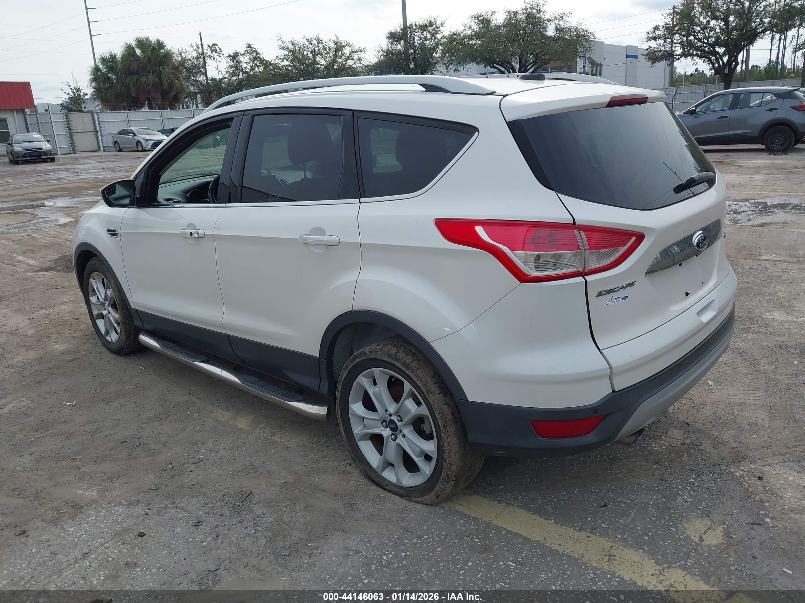 FORD ESCAPE image 3