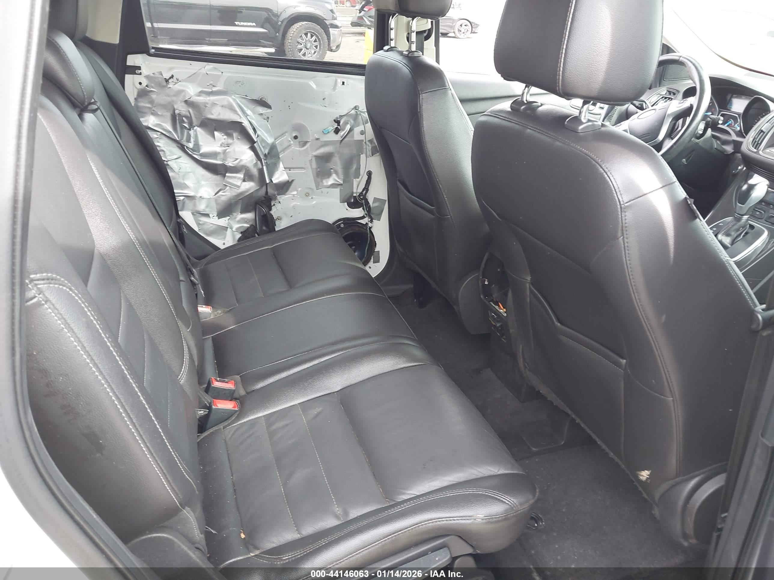 FORD ESCAPE image 8