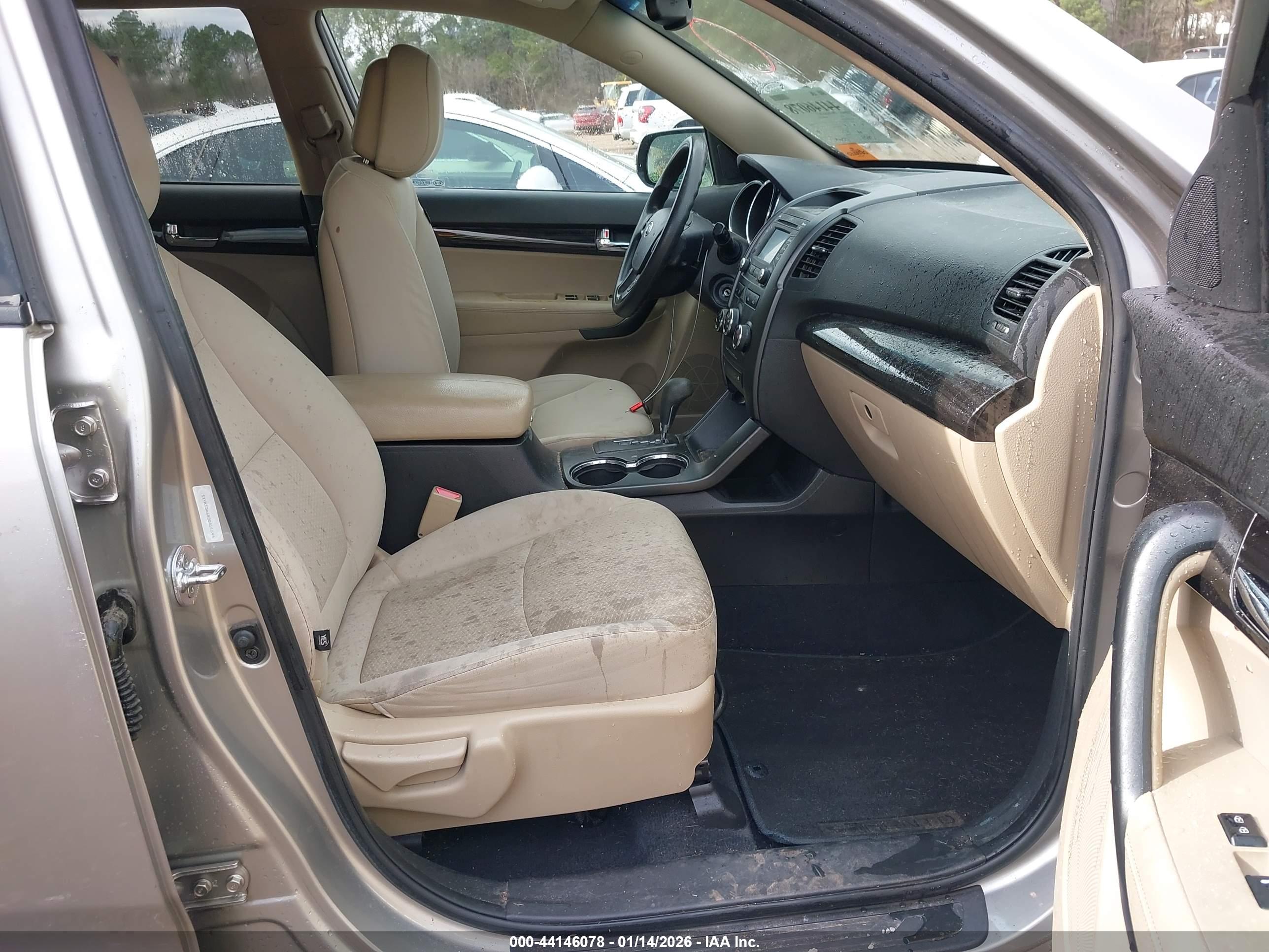 KIA SORENTO image 5
