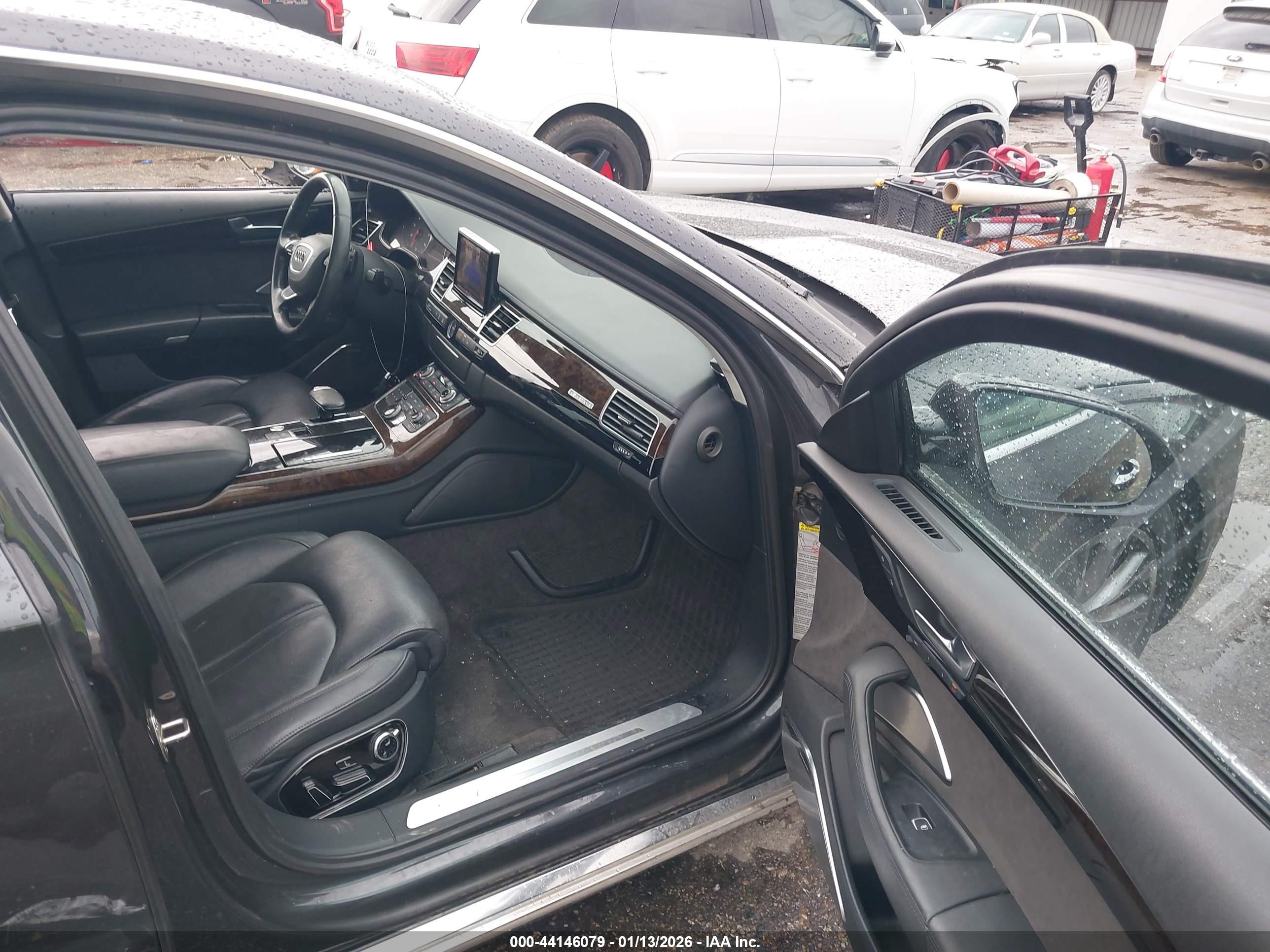 AUDI A8 image 5