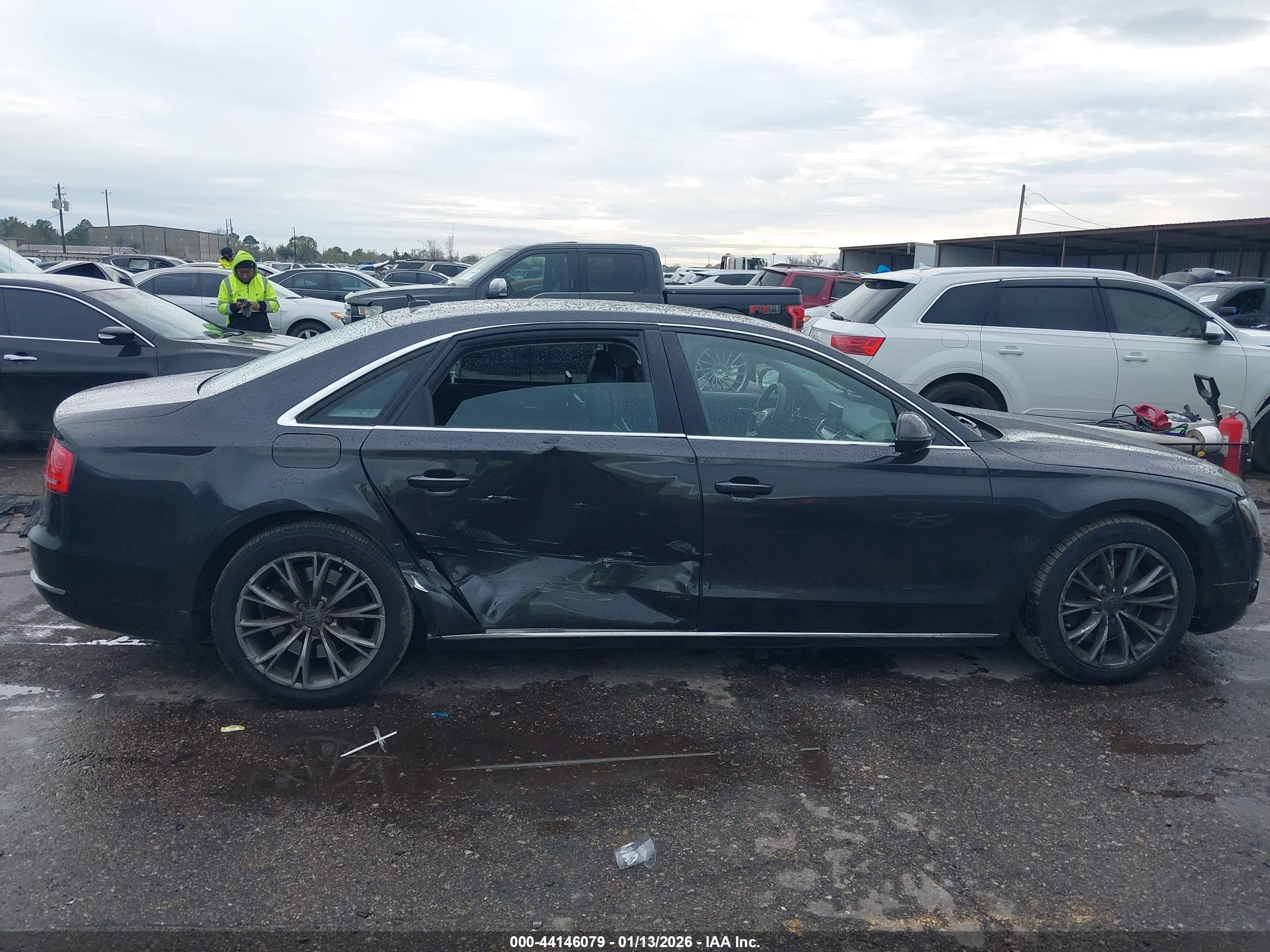 AUDI A8 image 6