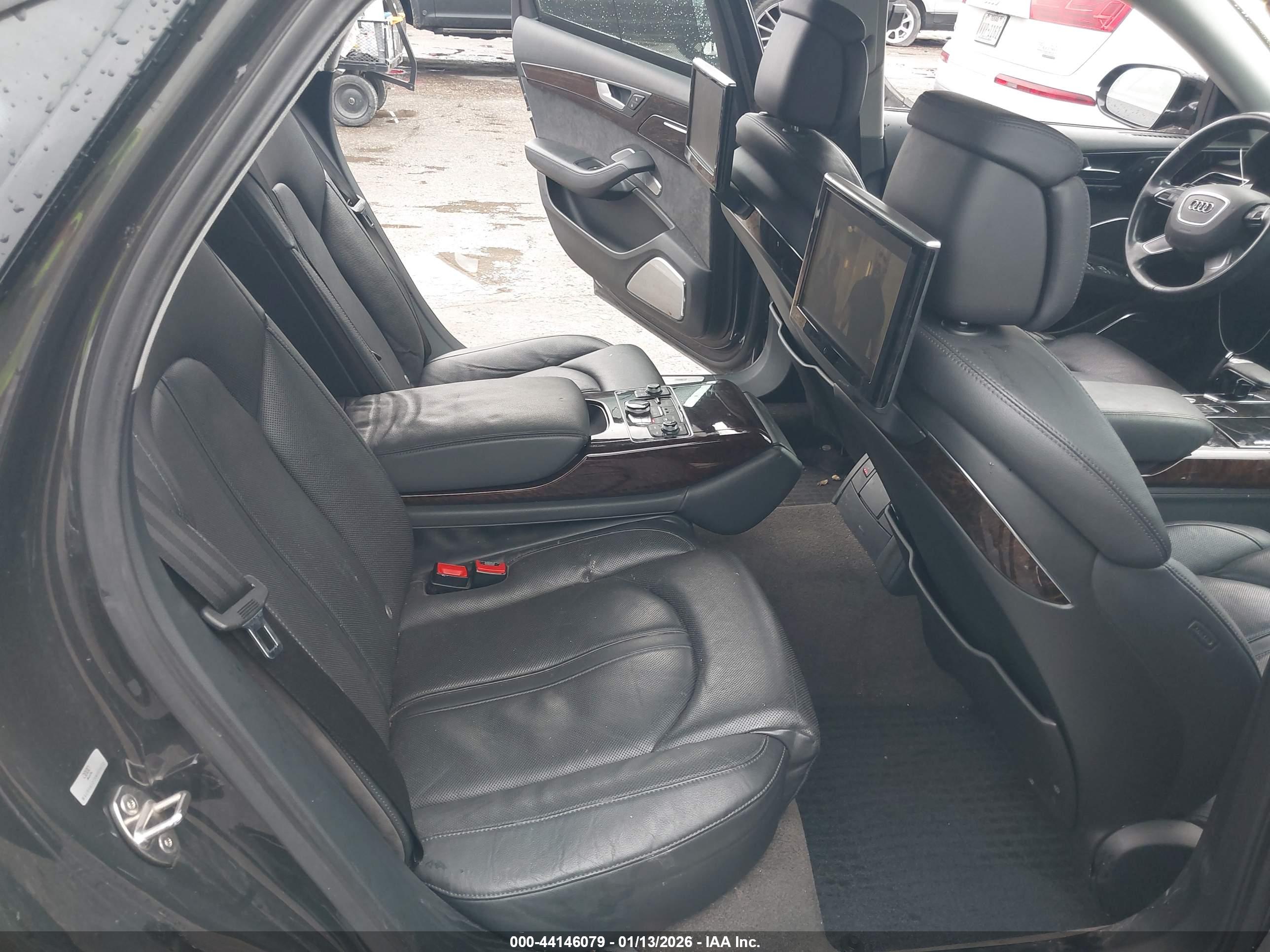 AUDI A8 image 8