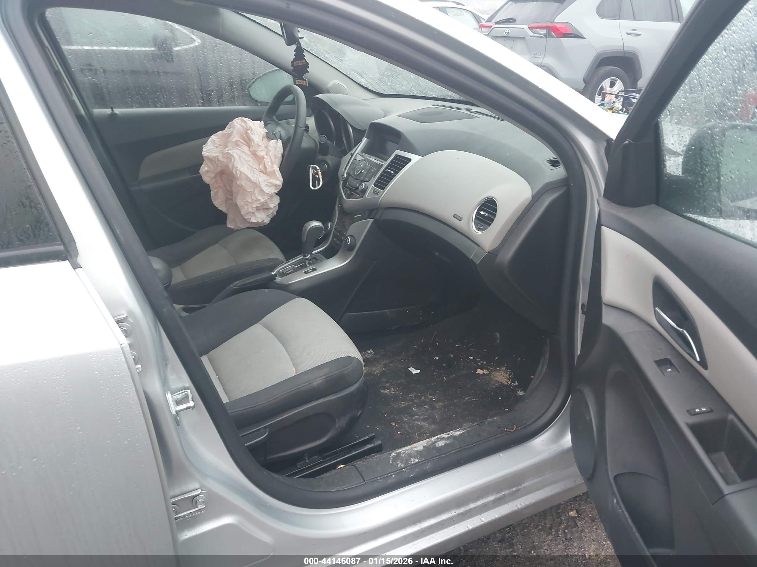 CHEVROLET CRUZE image 5