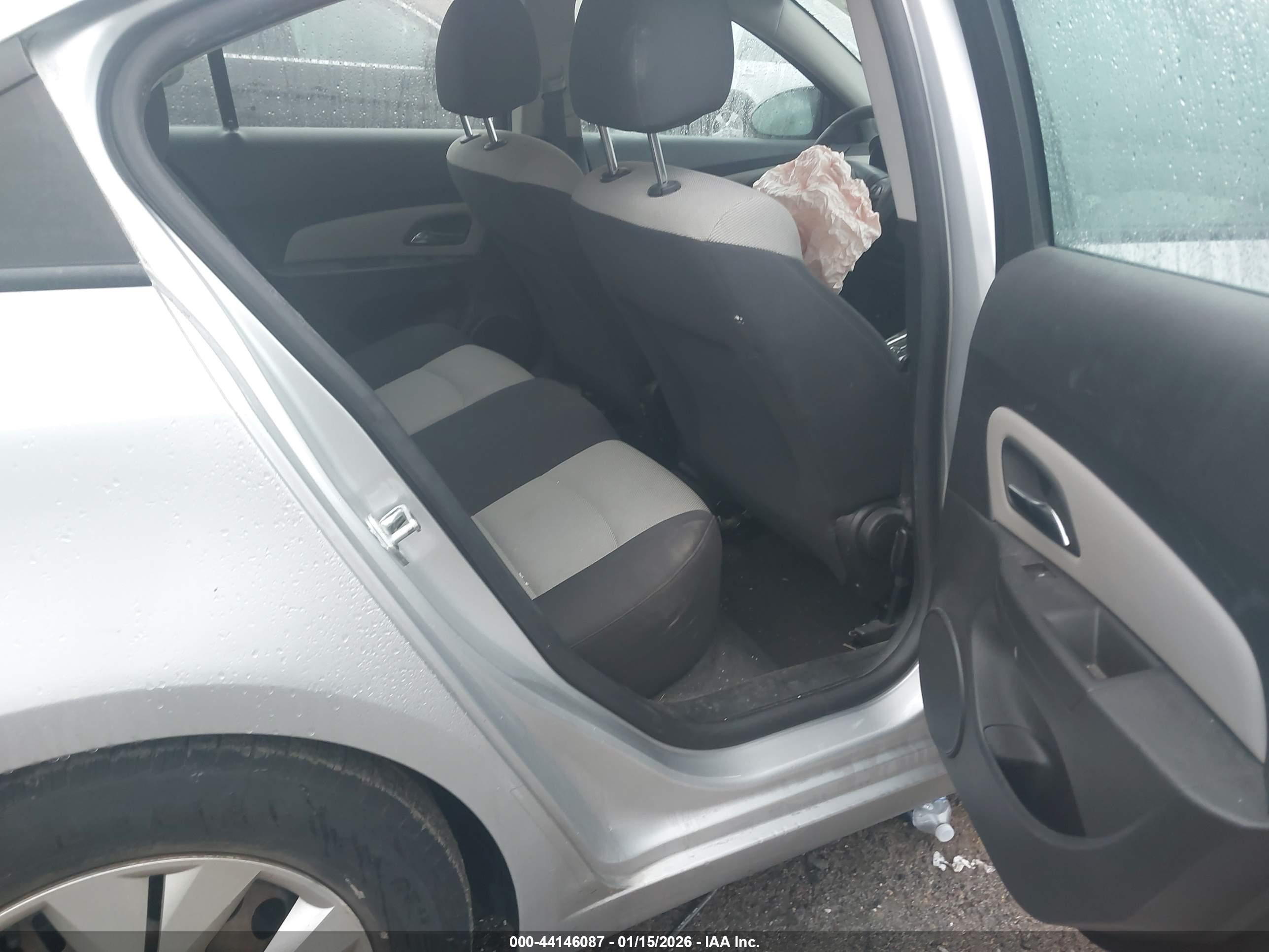 CHEVROLET CRUZE image 8