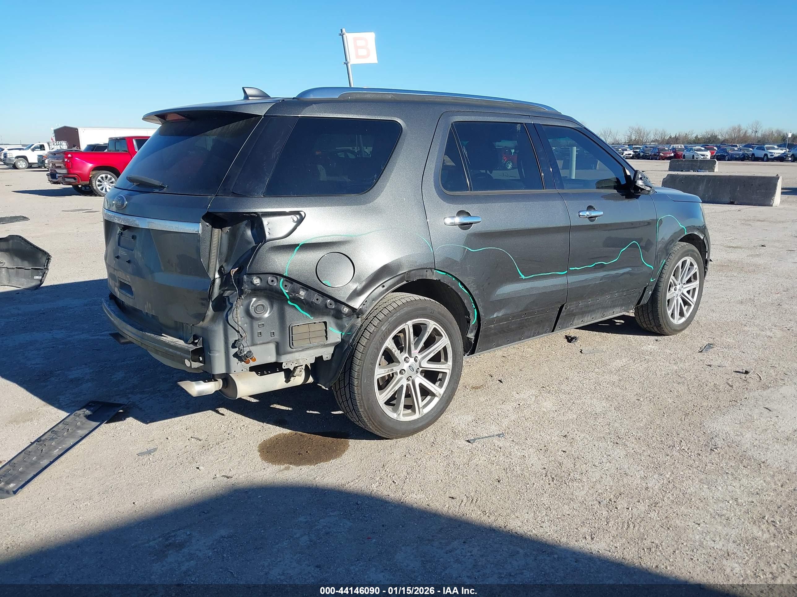 FORD EXPLORER image 4