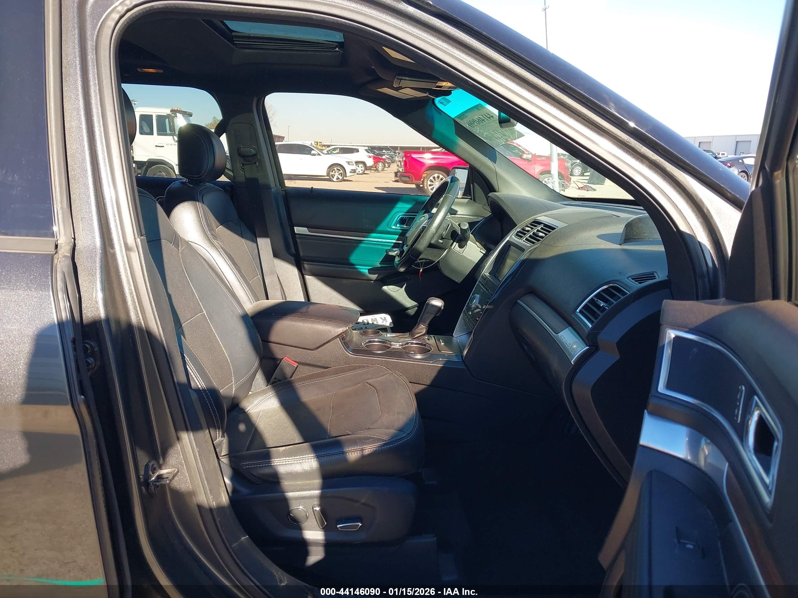 FORD EXPLORER image 5