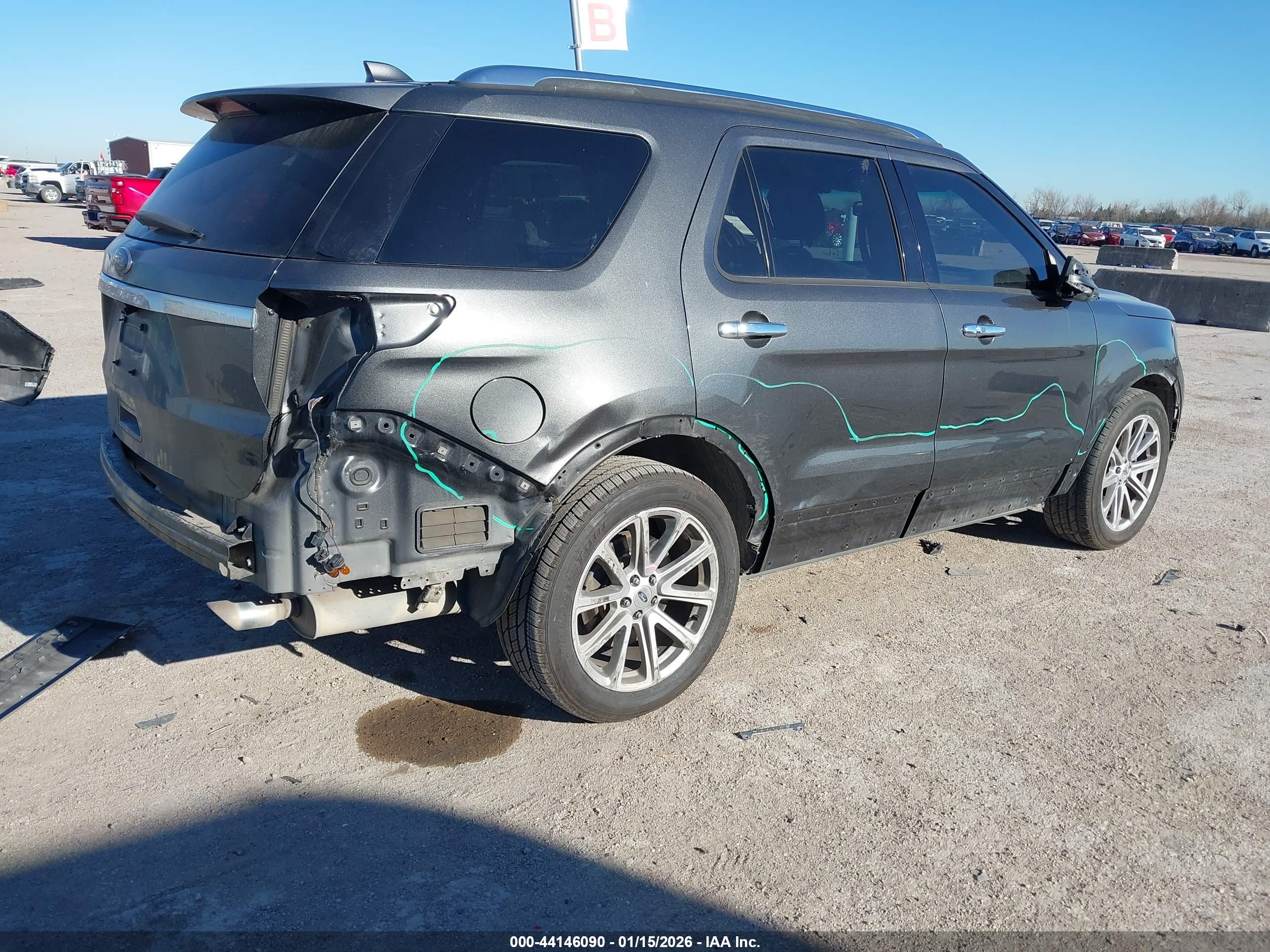 FORD EXPLORER image 6