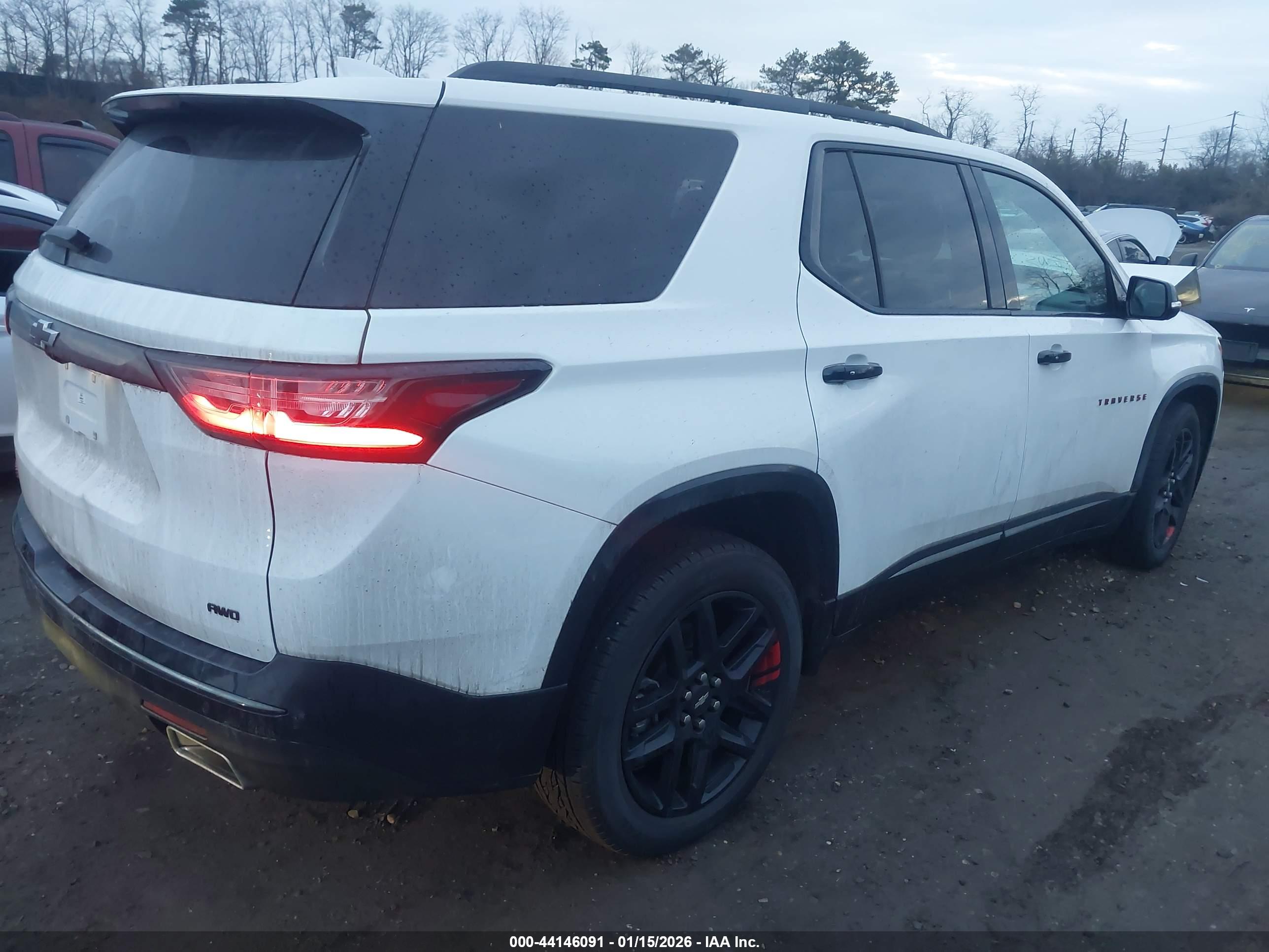 CHEVROLET TRAVERSE image 4