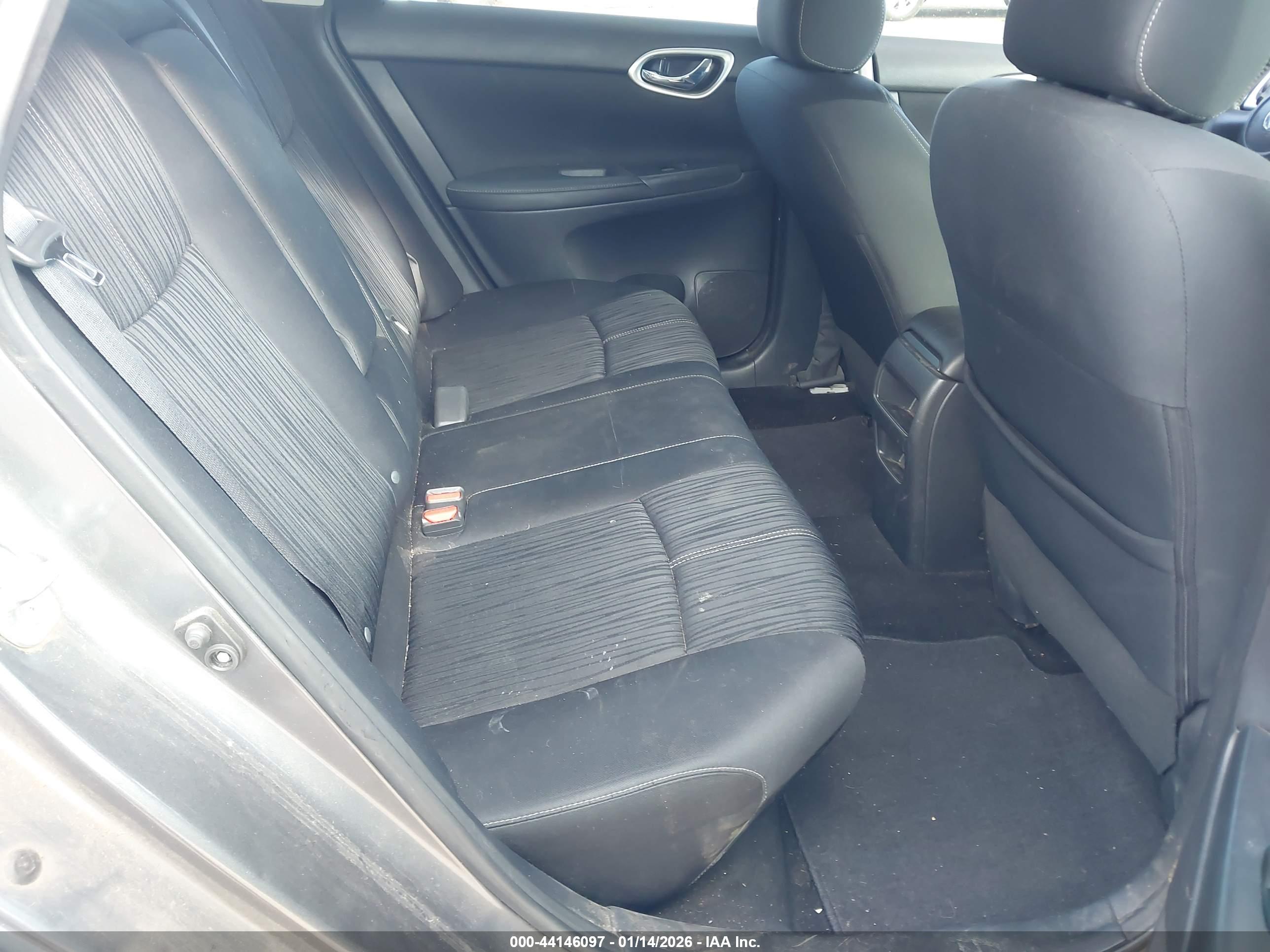 NISSAN SENTRA image 8