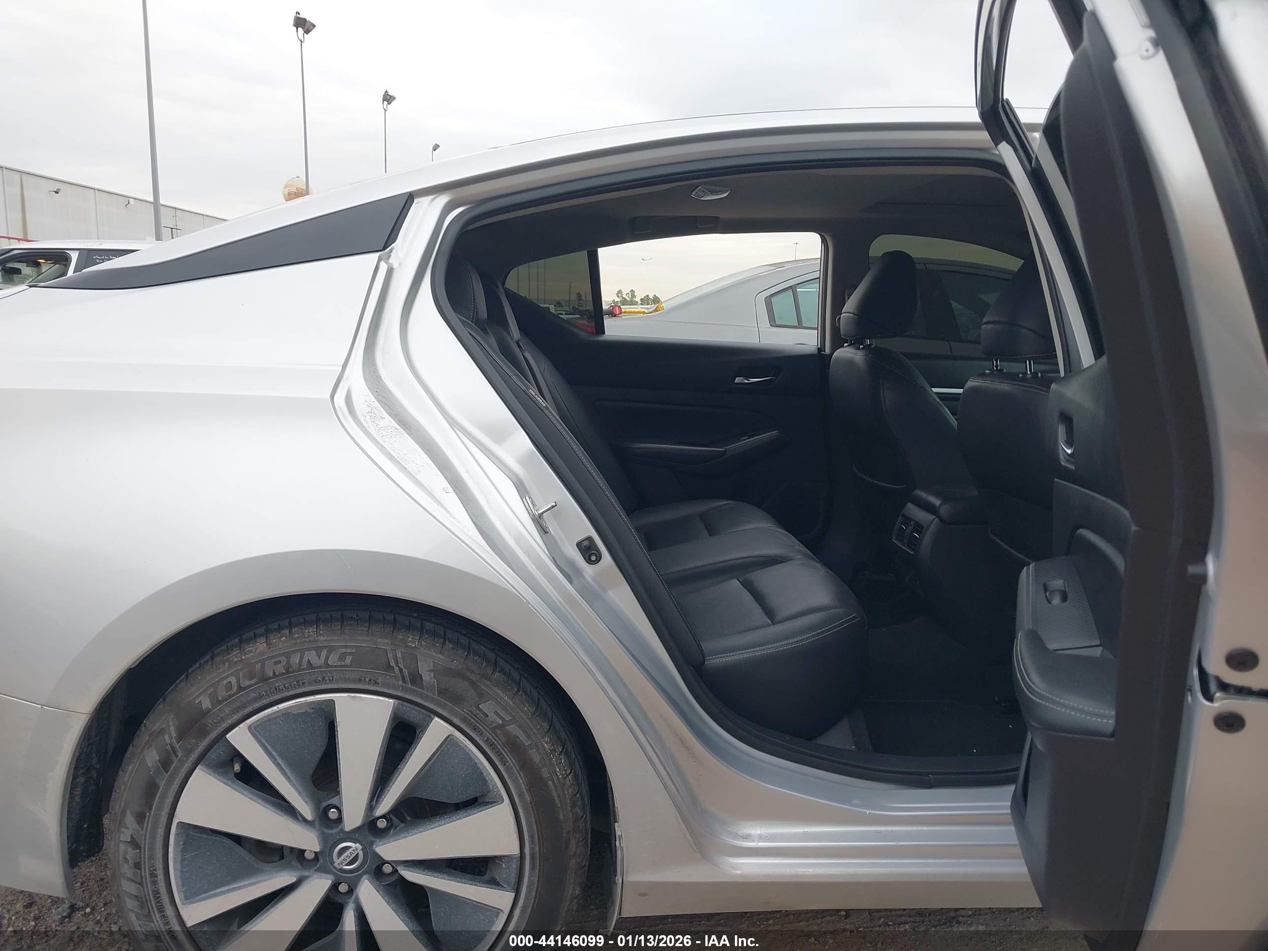 NISSAN ALTIMA image 8