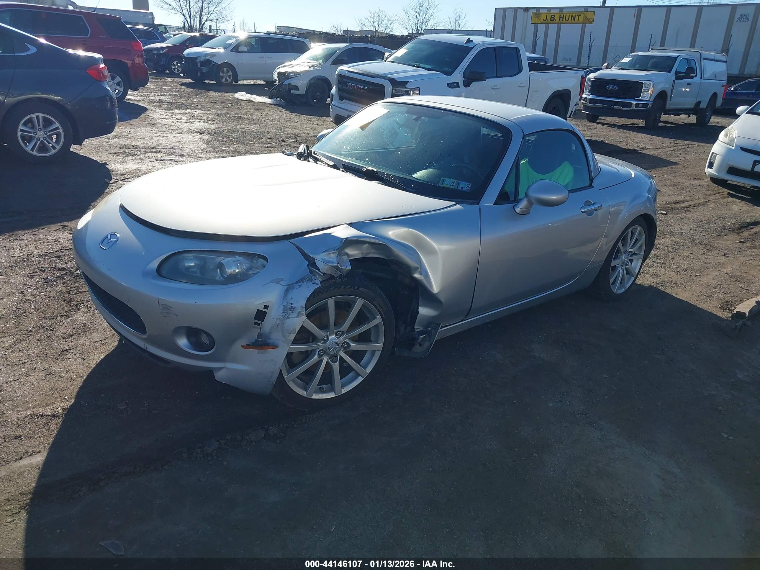 MAZDA MX-5 image 2