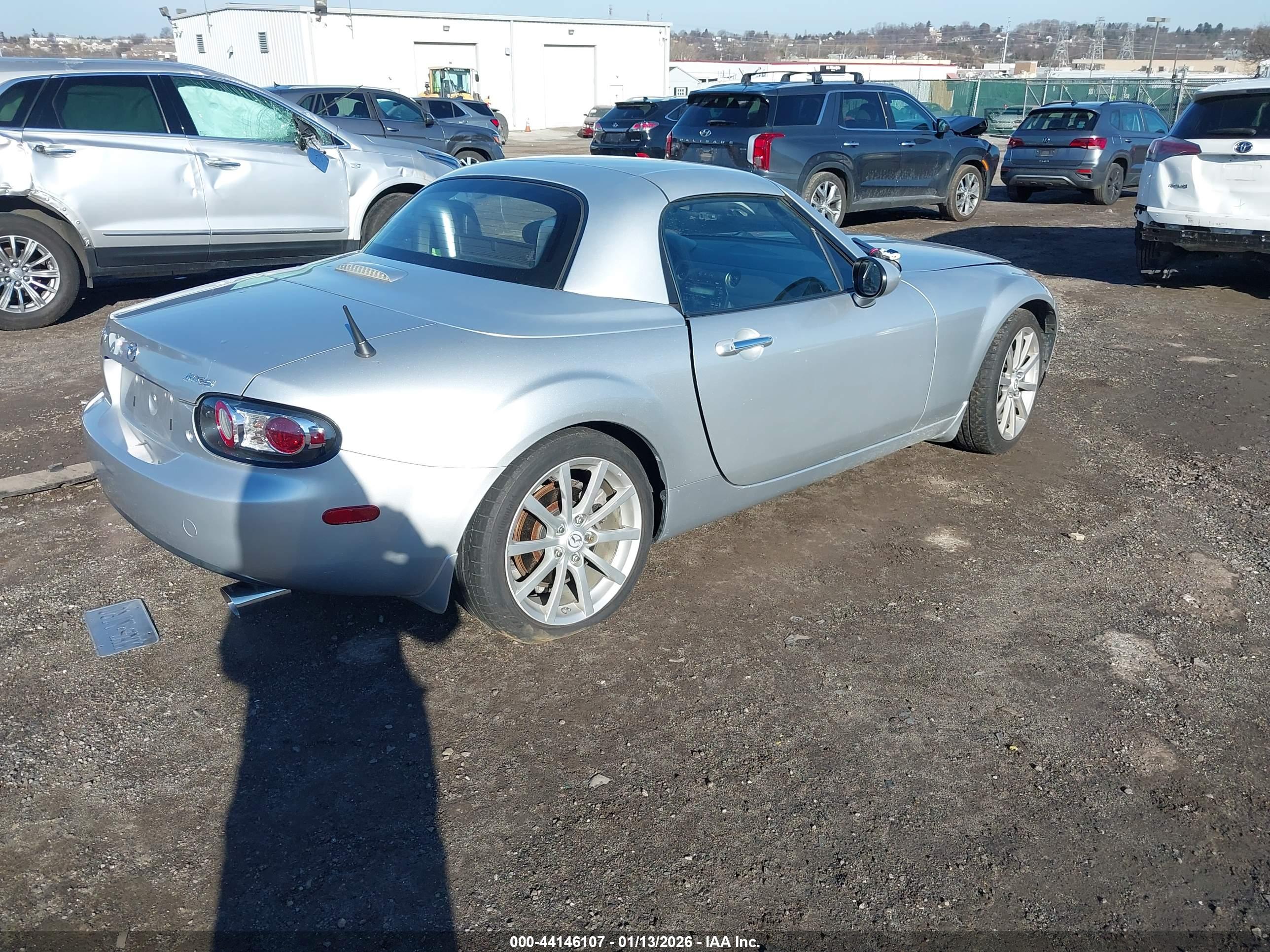 MAZDA MX-5 image 4