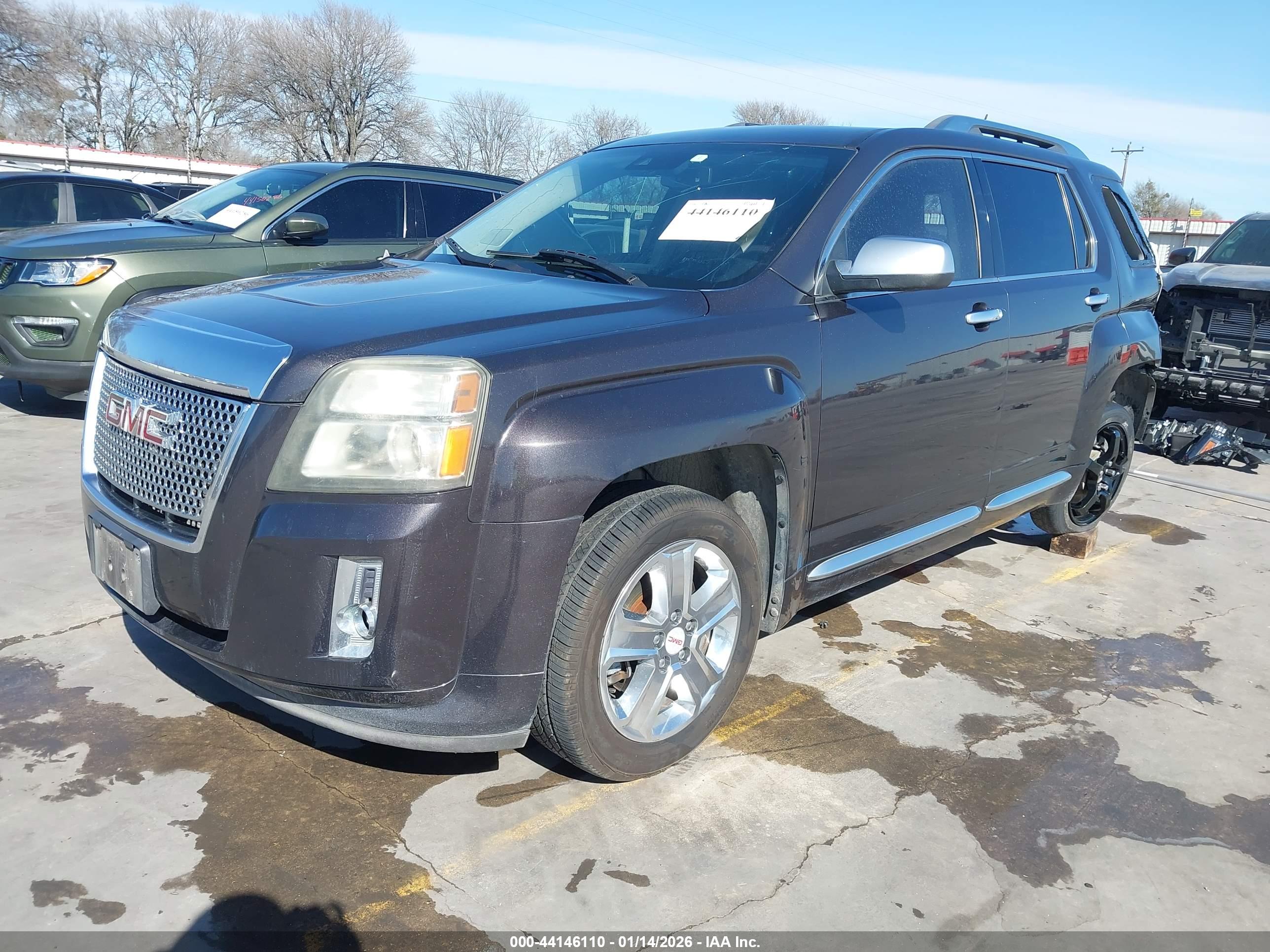 GMC TERRAIN image 2