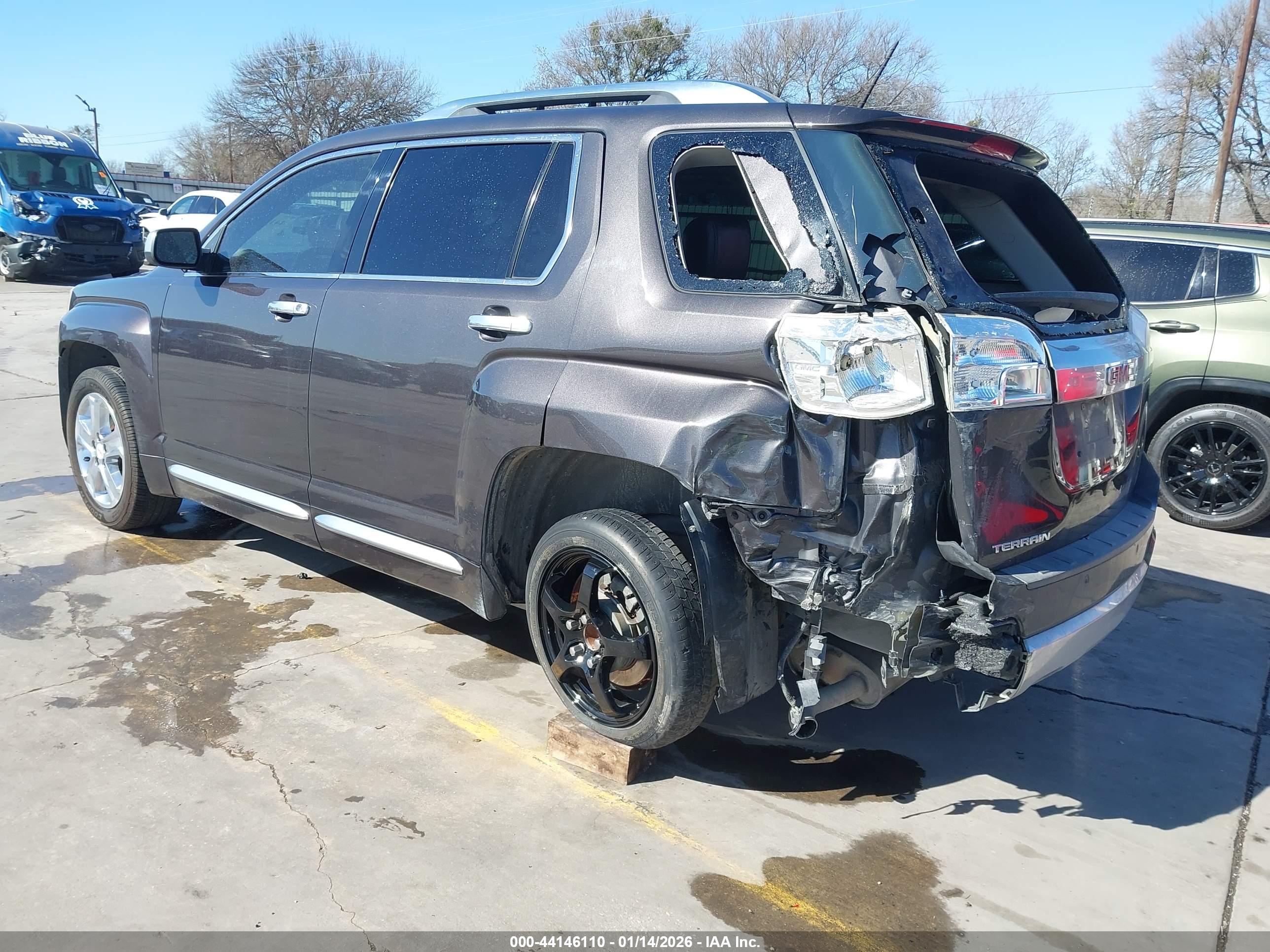 GMC TERRAIN image 3