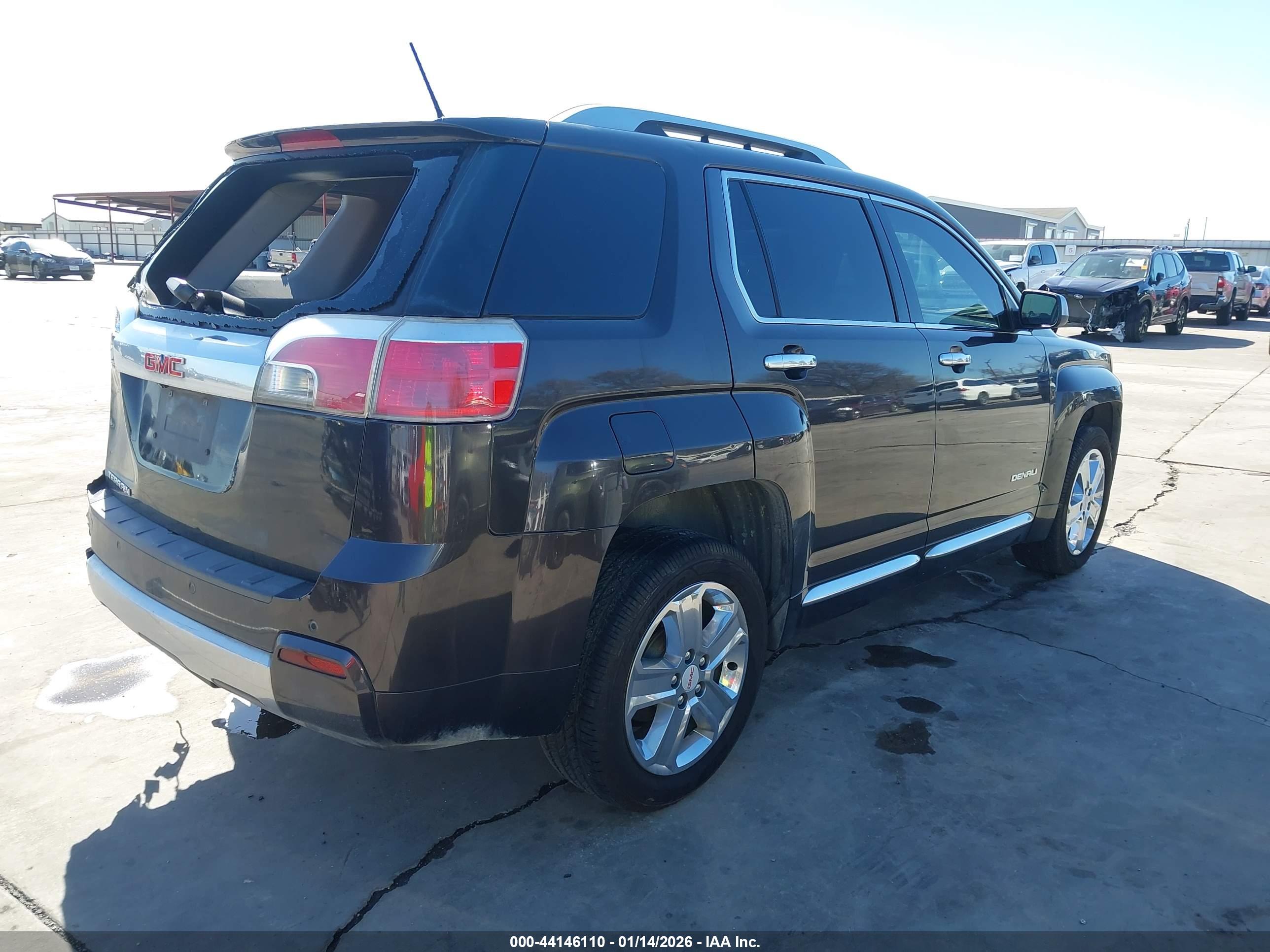 GMC TERRAIN image 4