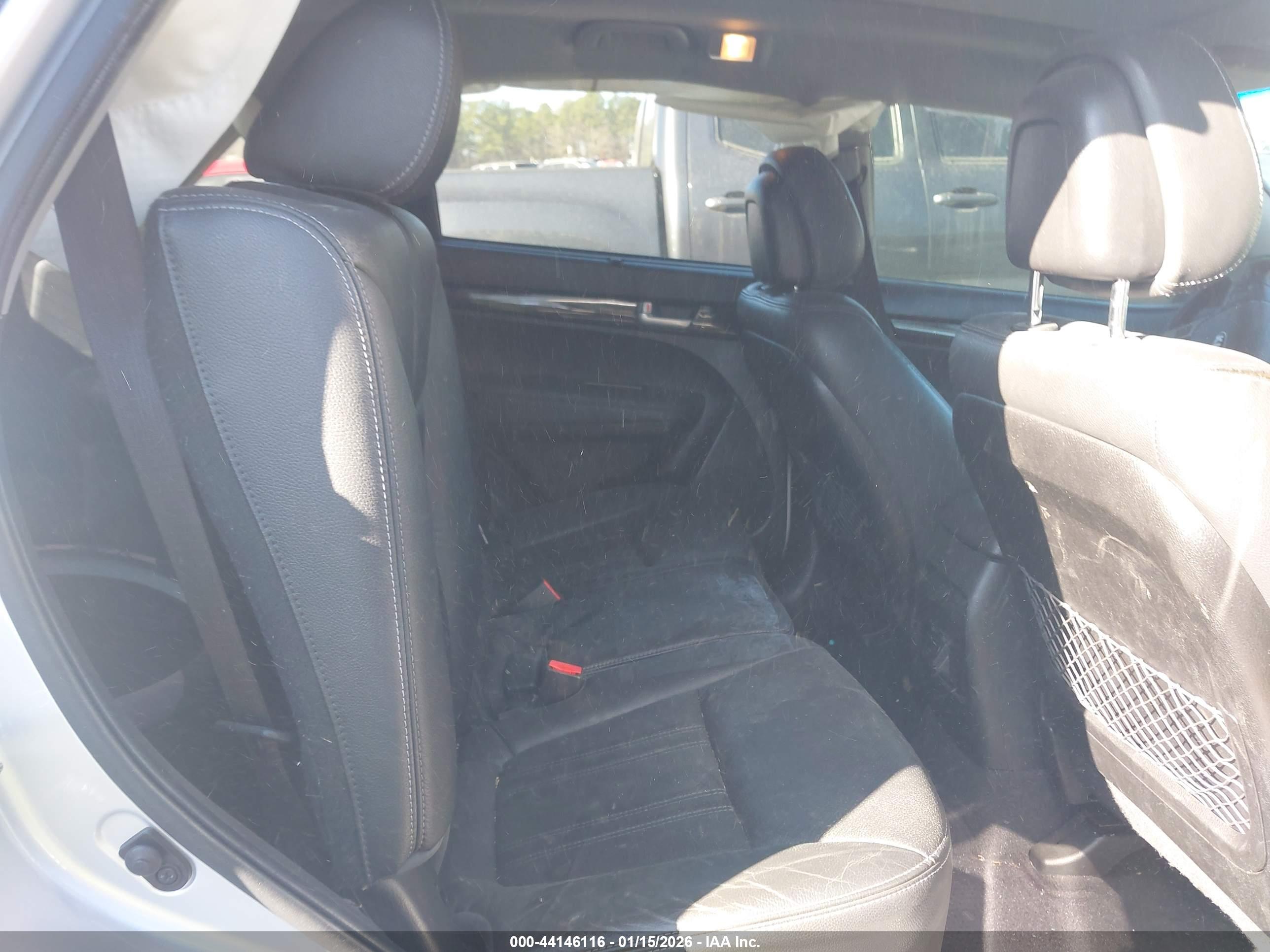 KIA SORENTO image 8