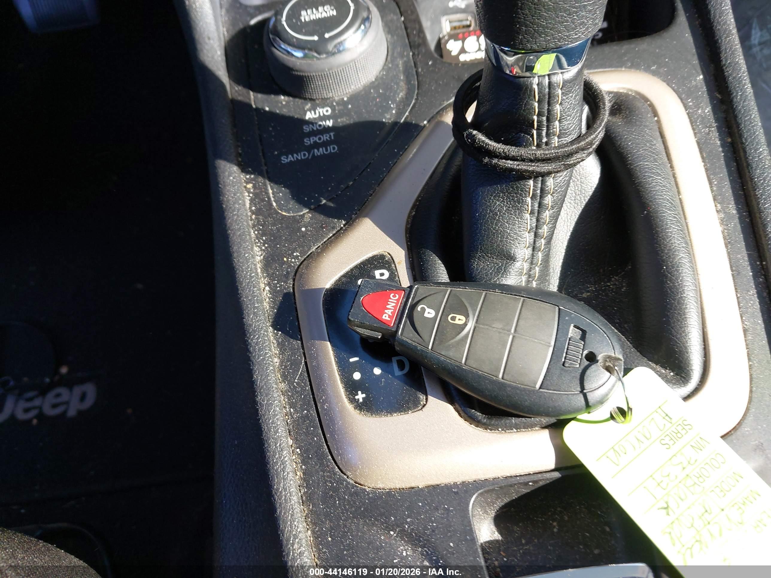 JEEP CHEROKEE image 11