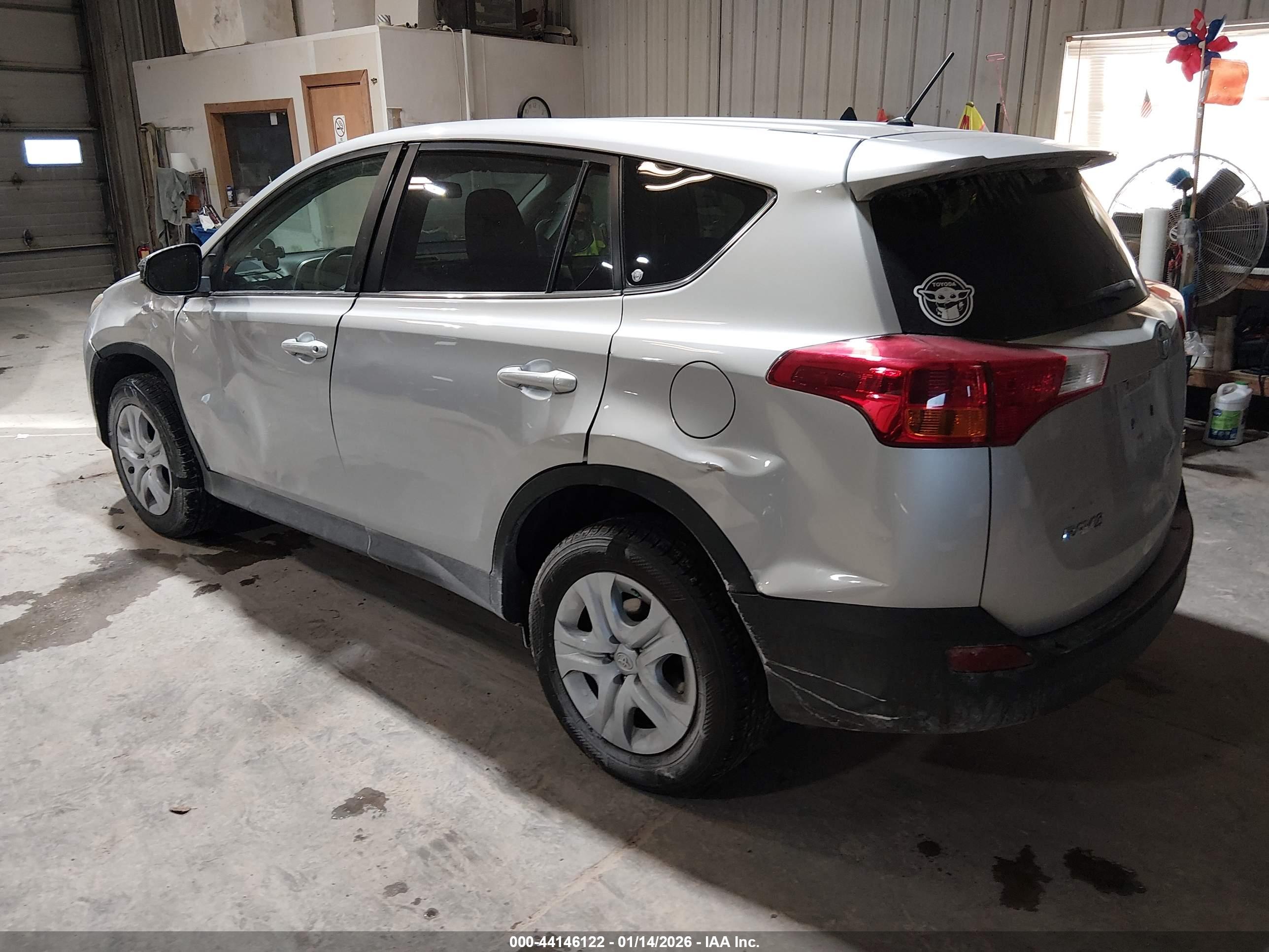 TOYOTA RAV4 image 3