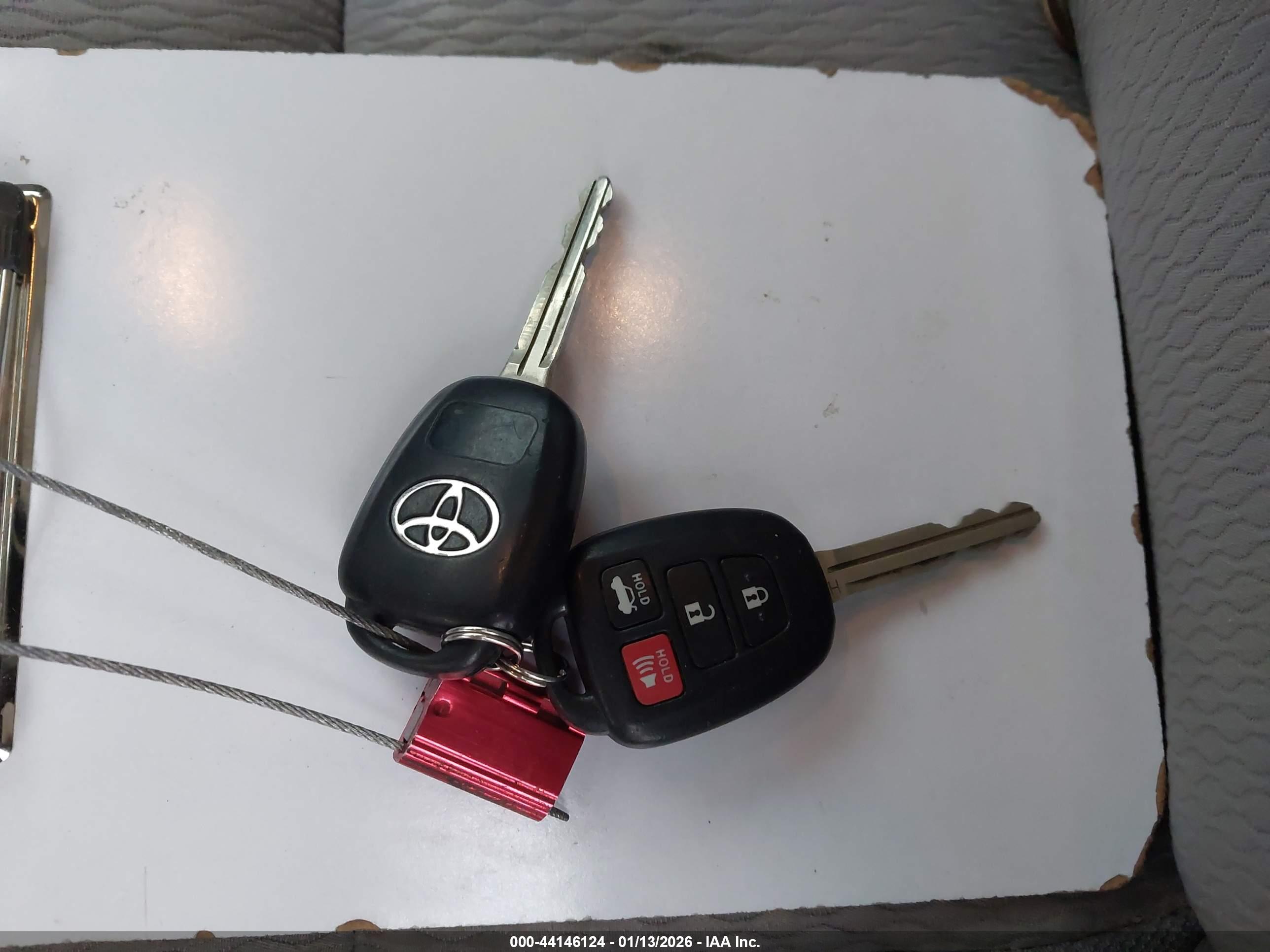 TOYOTA COROLLA image 11