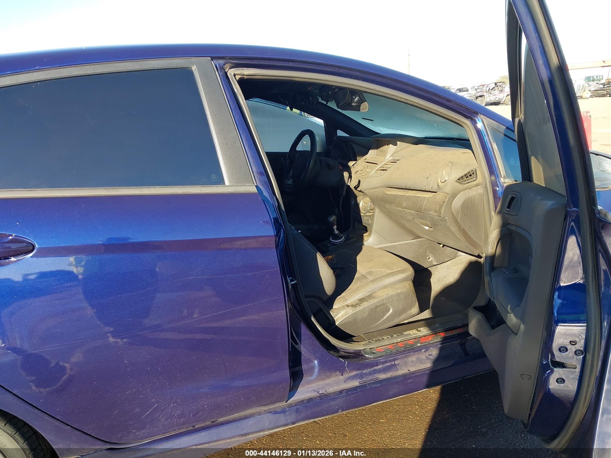 FORD FIESTA image 5