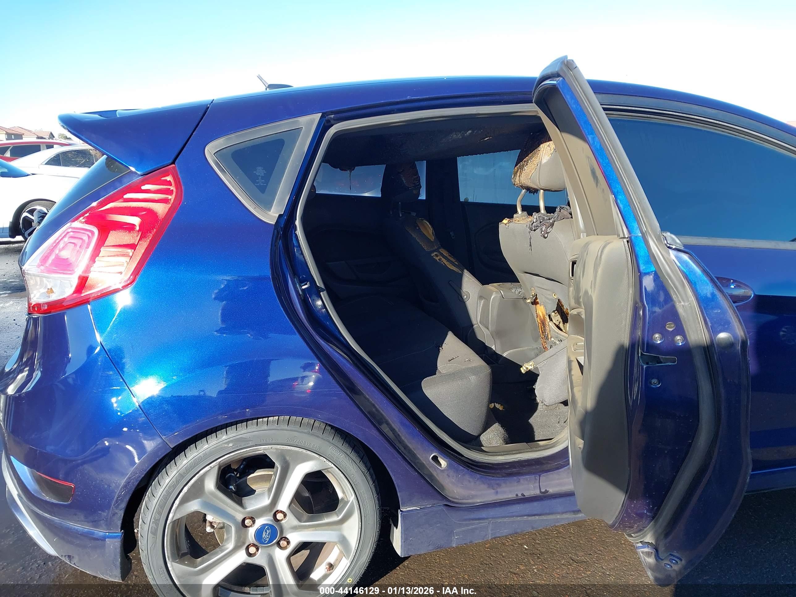FORD FIESTA image 8