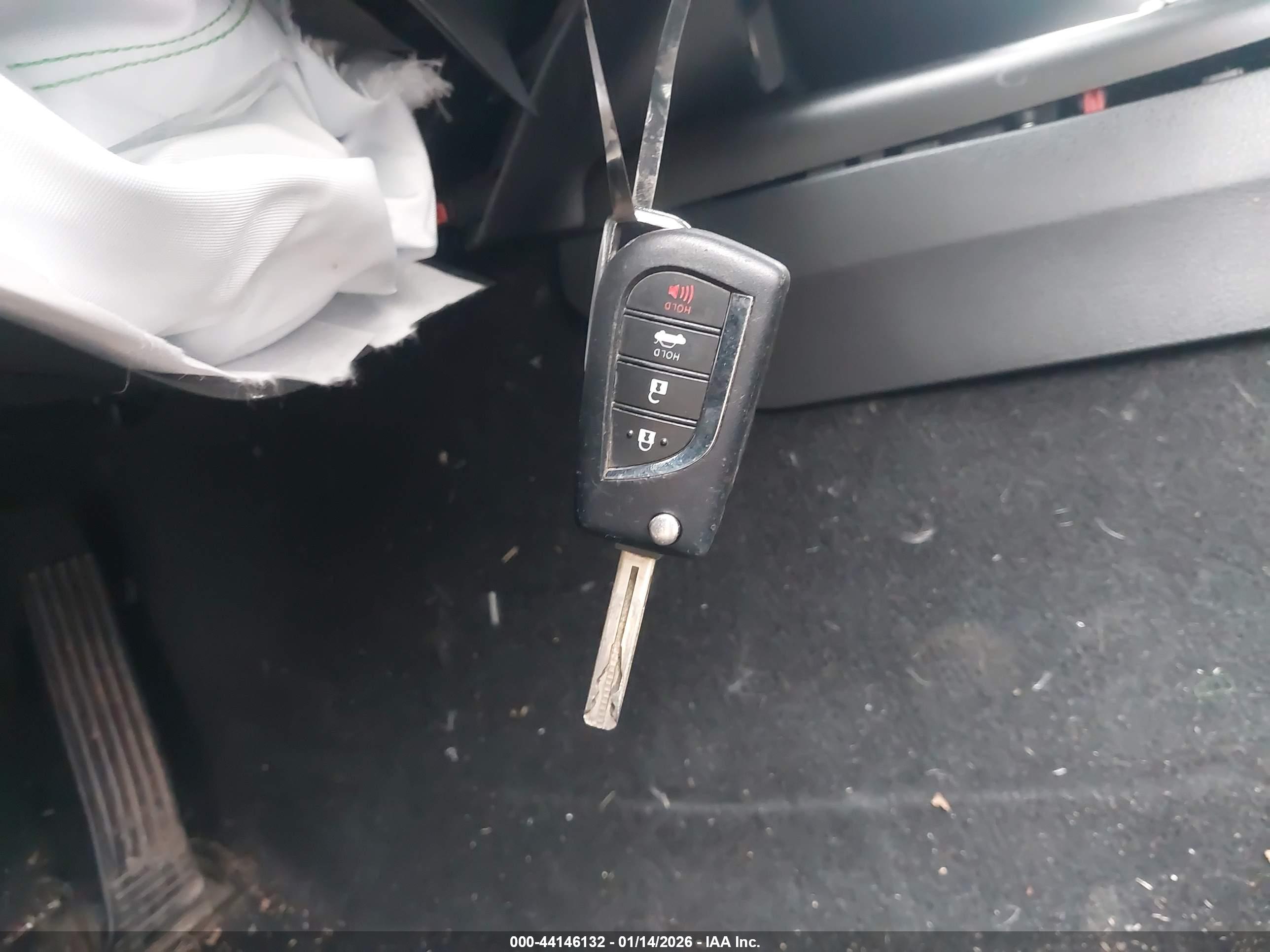 TOYOTA CAMRY image 11