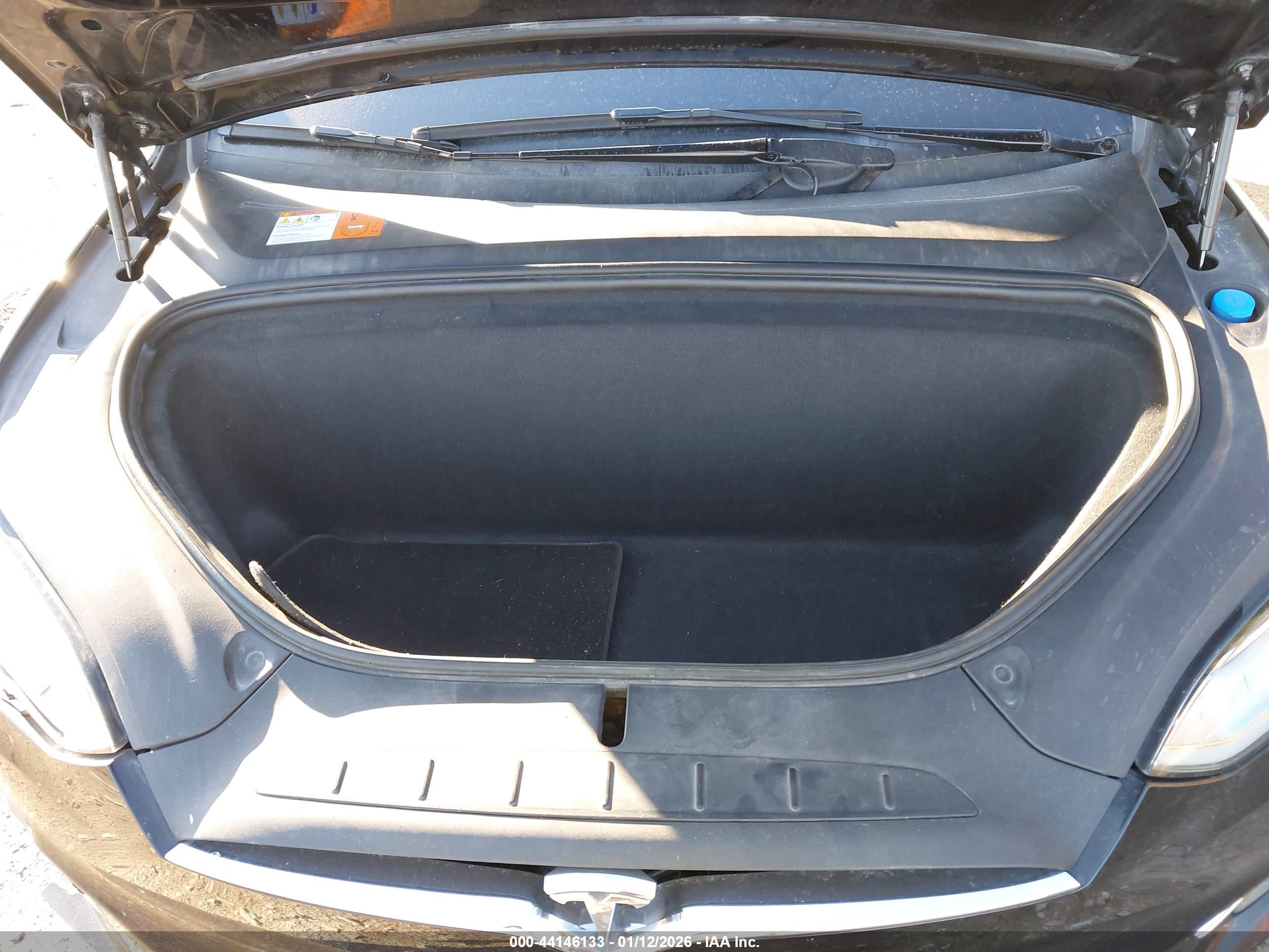 TESLA MODEL image 10