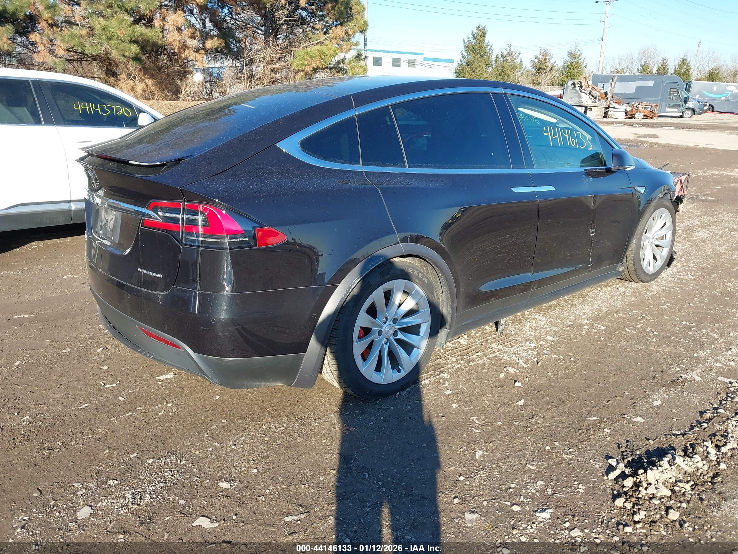 TESLA MODEL image 4