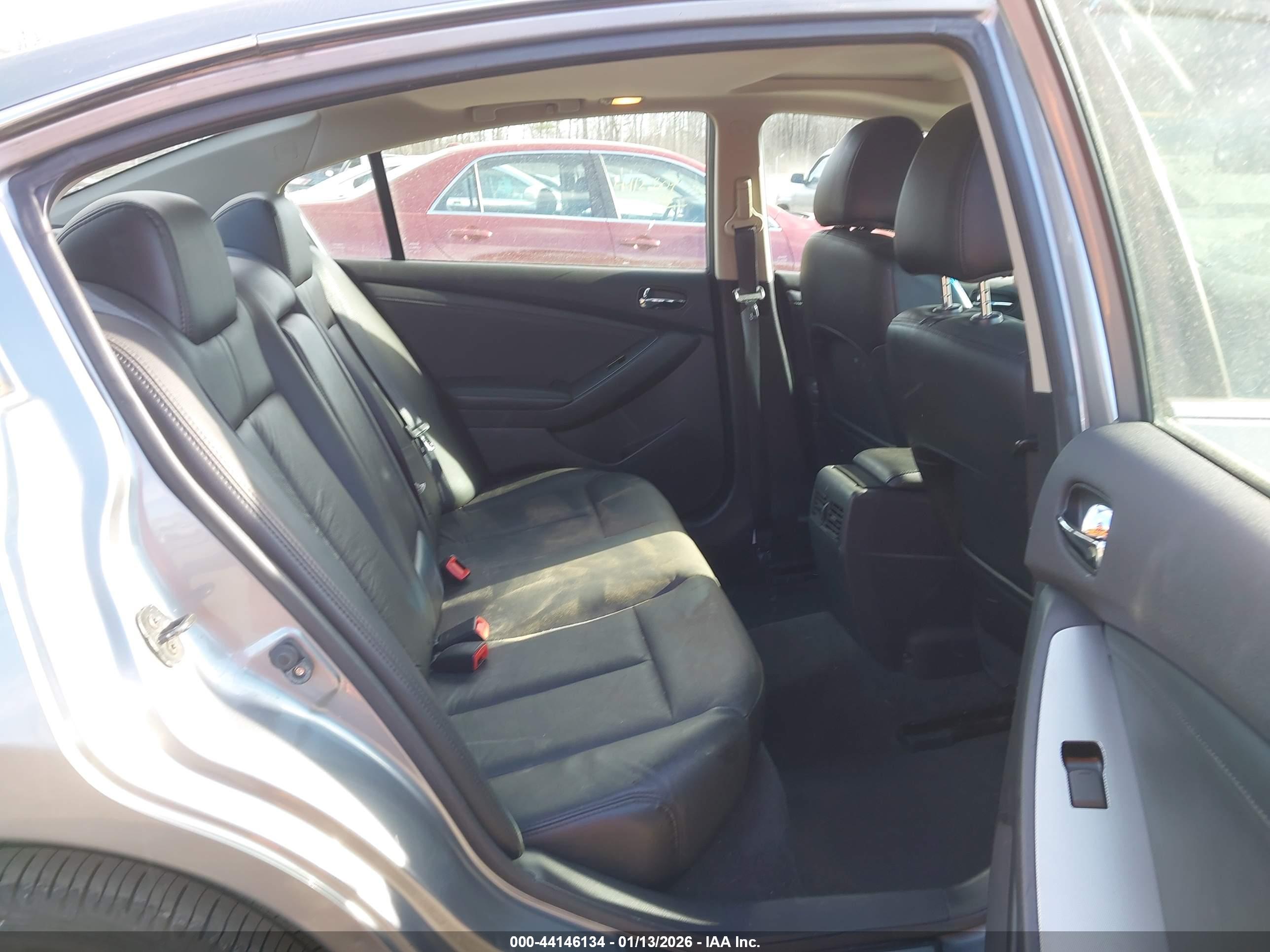 NISSAN ALTIMA image 8