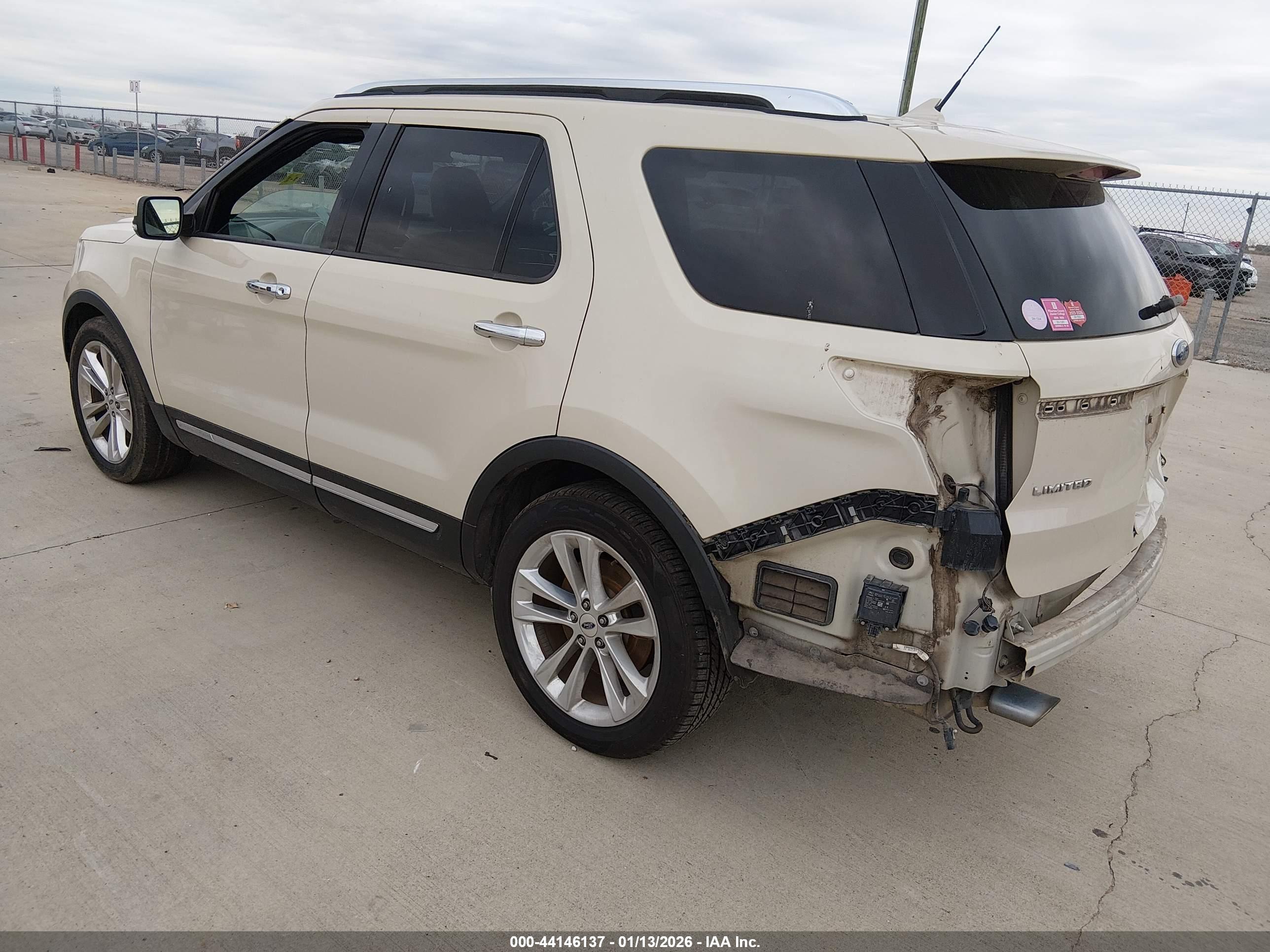 FORD EXPLORER image 3