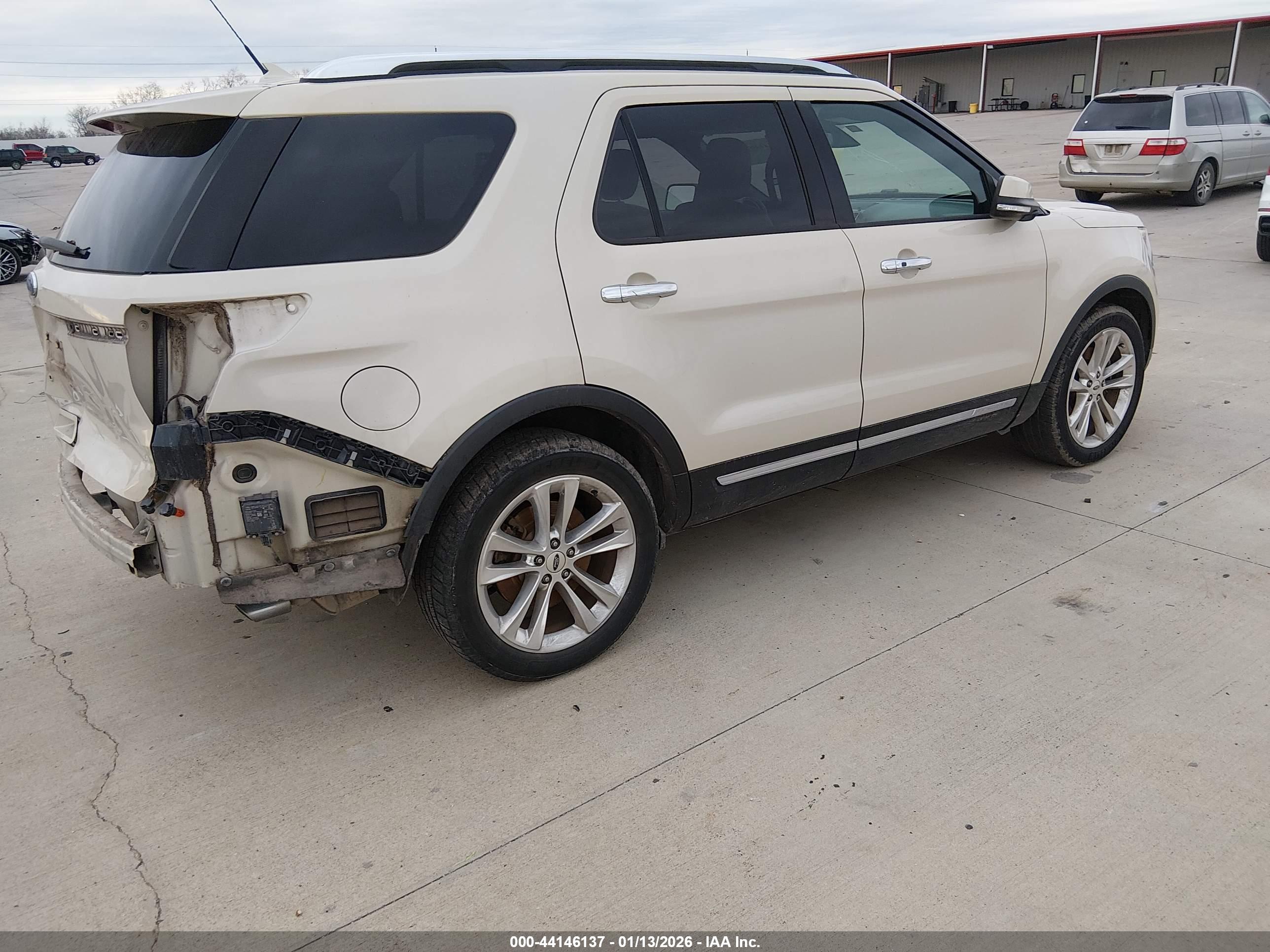 FORD EXPLORER image 4