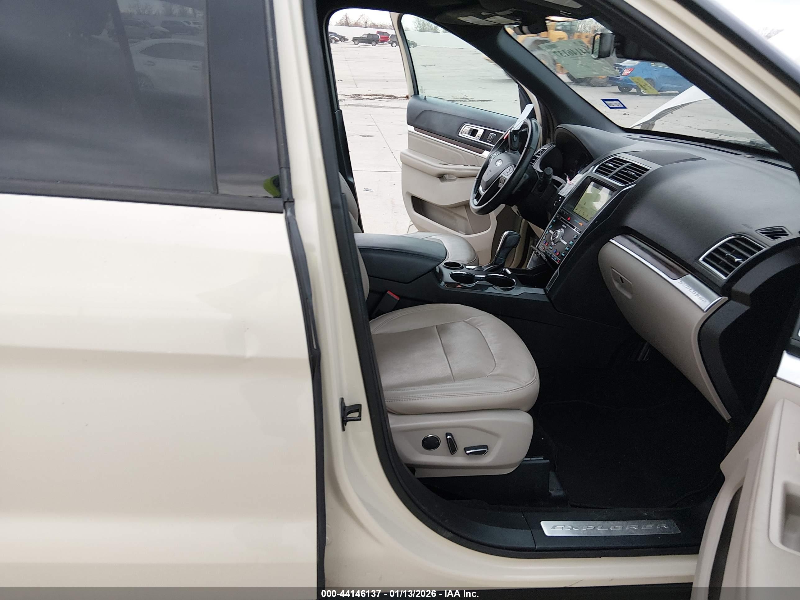 FORD EXPLORER image 5