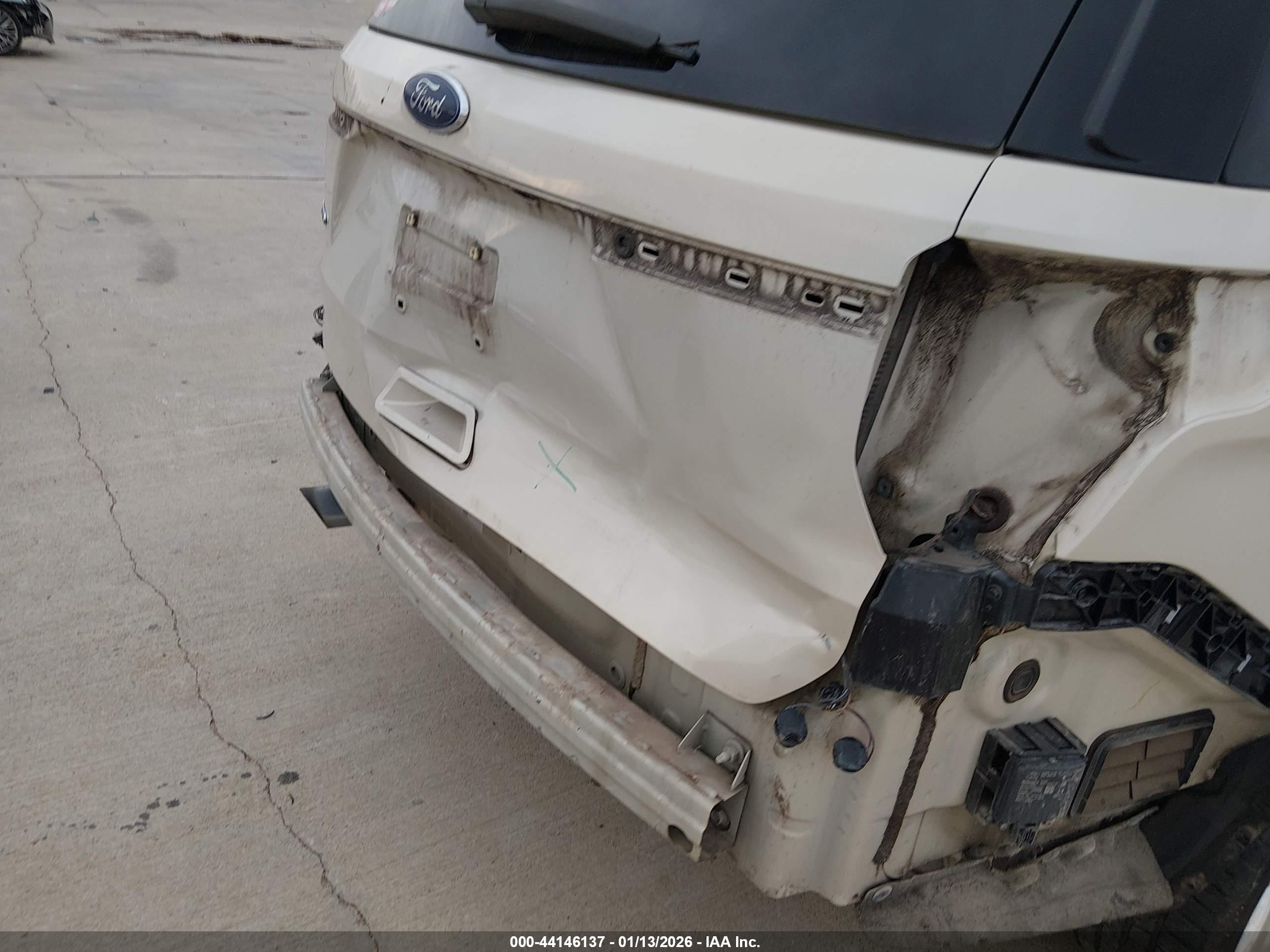 FORD EXPLORER image 6
