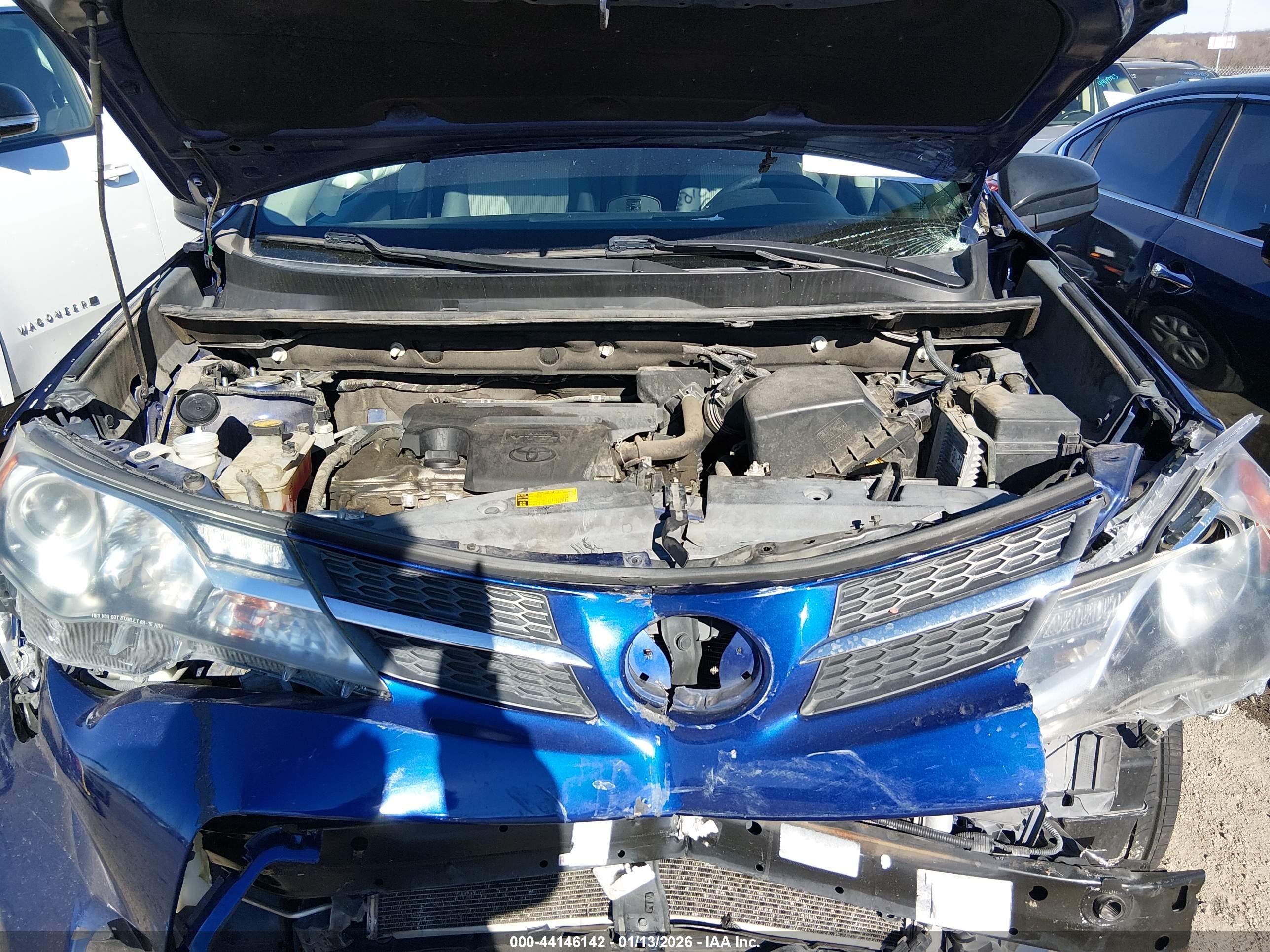 TOYOTA RAV4 image 10