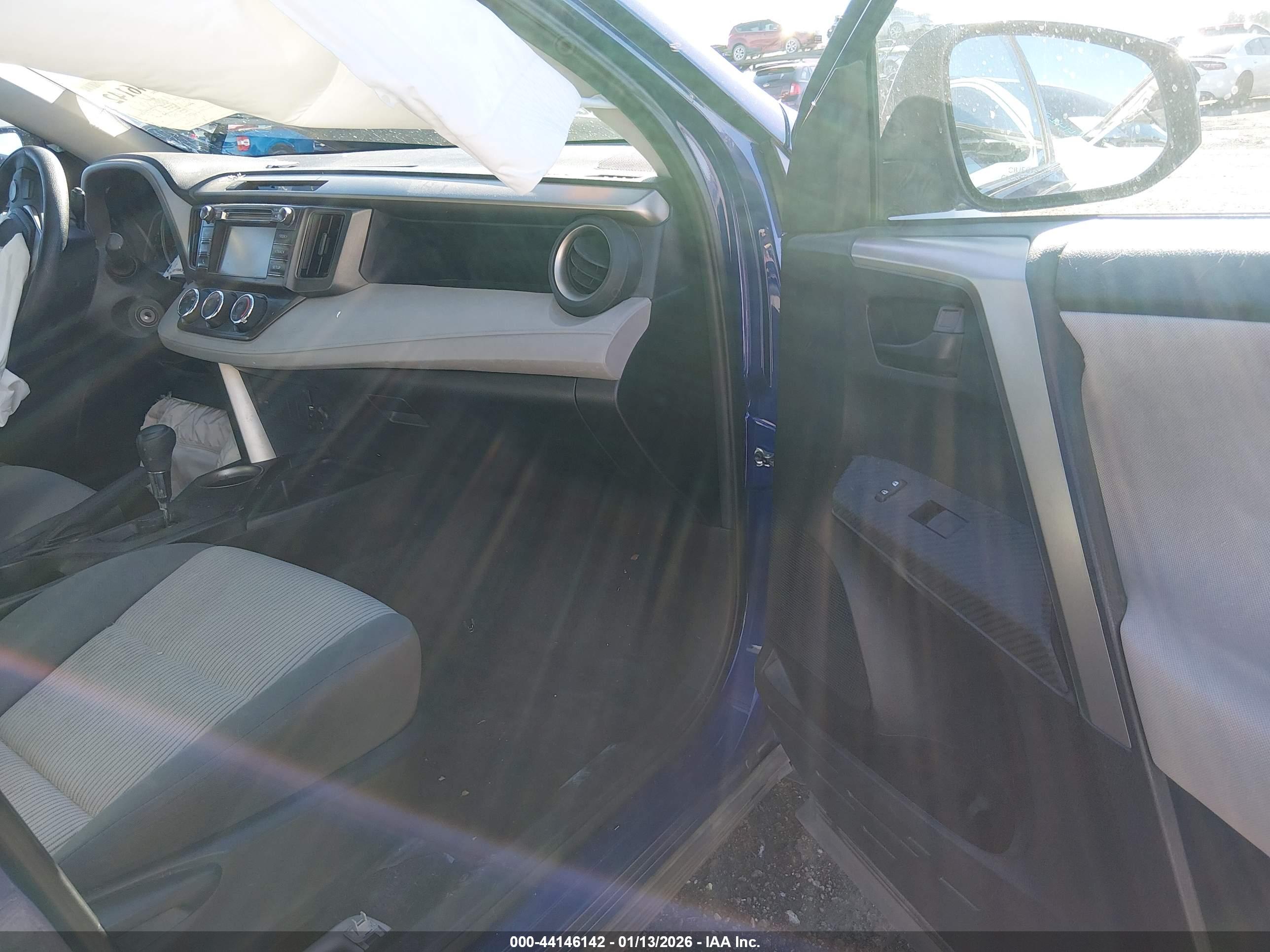 TOYOTA RAV4 image 5